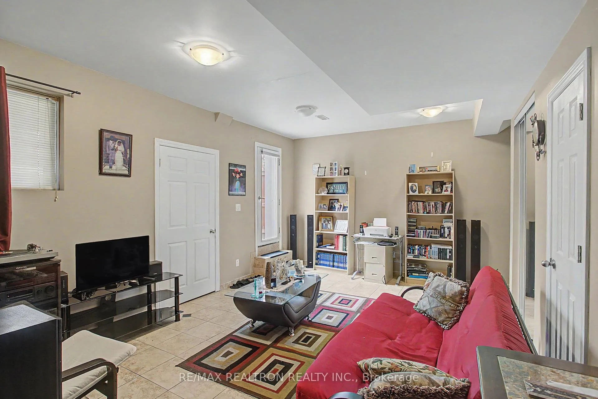 Photo 43 of 68 Loughlin Hill Crescent, Ajax, Central East — HOMEH