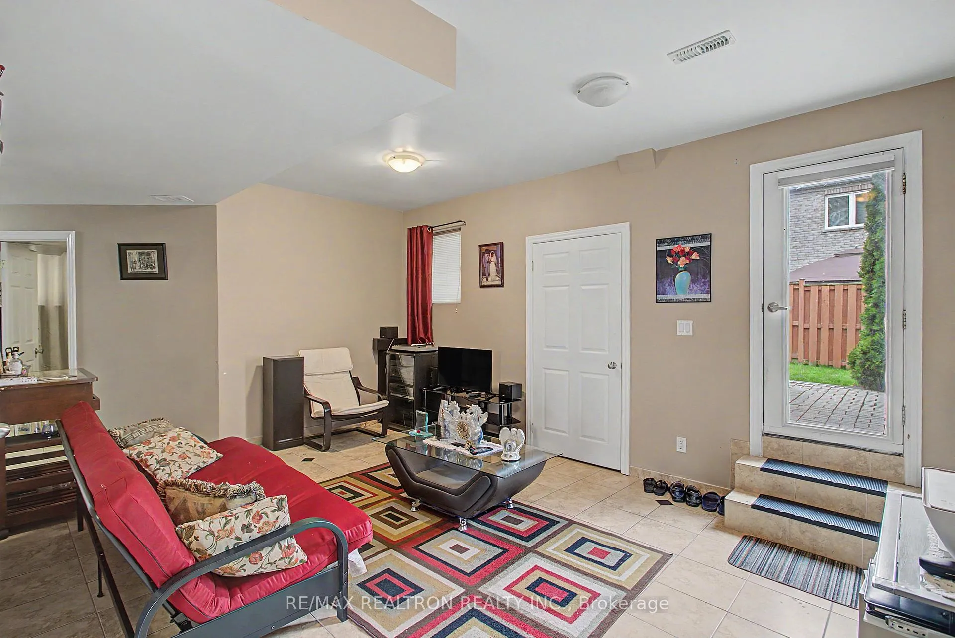 Photo 44 of 68 Loughlin Hill Crescent, Ajax, Central East — HOMEH