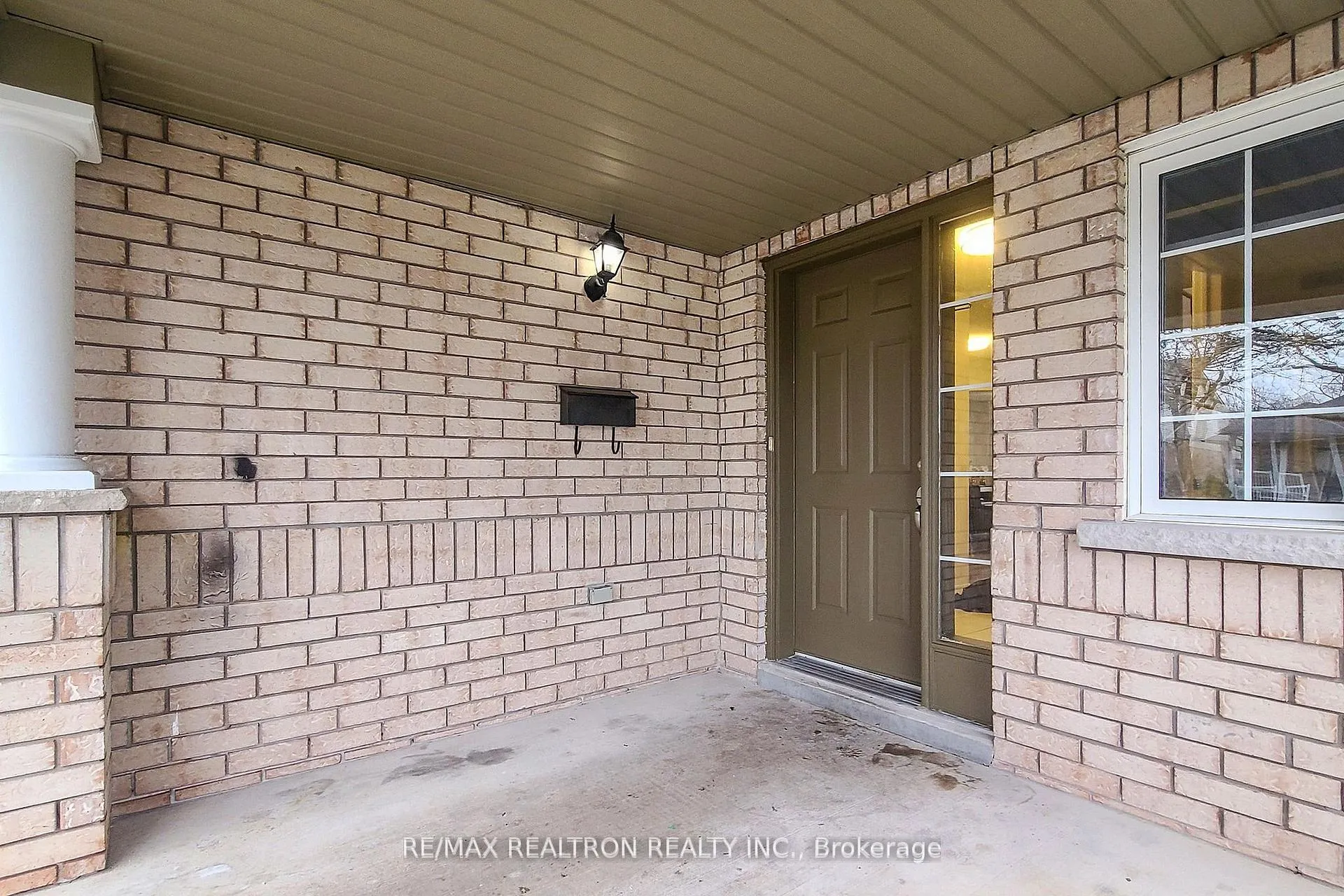 Photo 4 of 53 Longfellow Avenue, St. Catharines, Haig — HOMEH