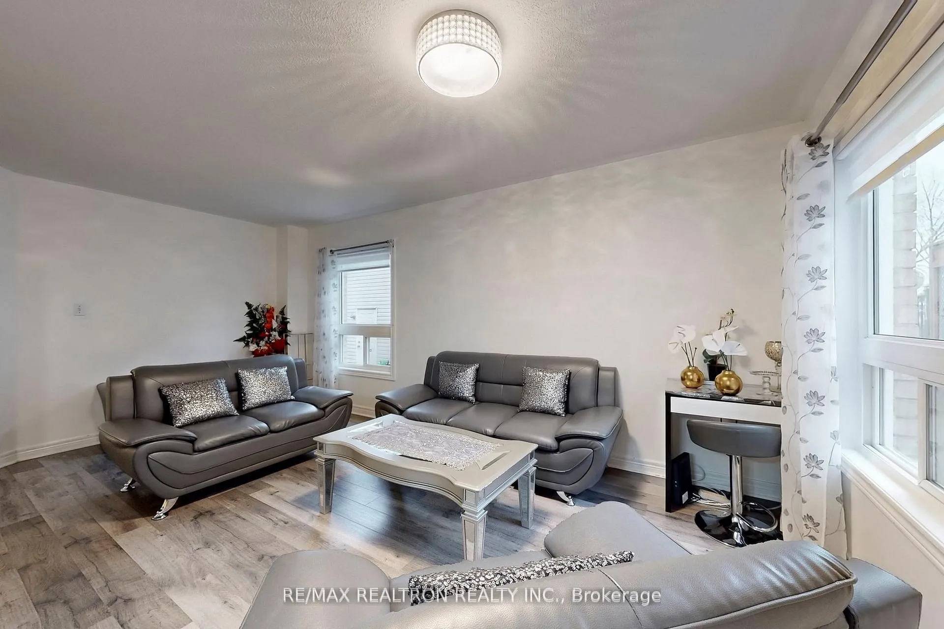 Photo 10 of 53 Longfellow Avenue, St. Catharines, Haig — HOMEH