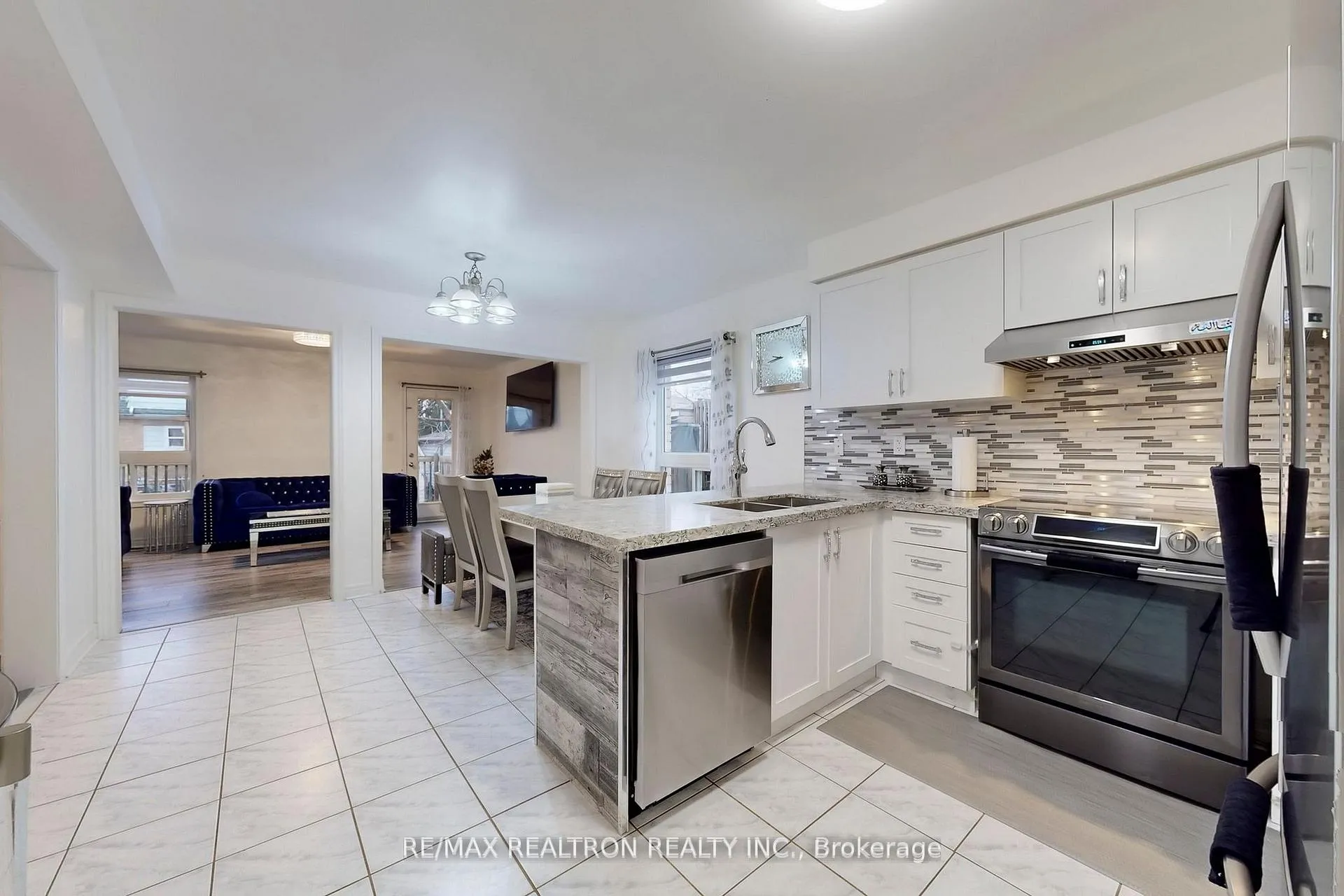 Photo 14 of 53 Longfellow Avenue, St. Catharines, Haig — HOMEH