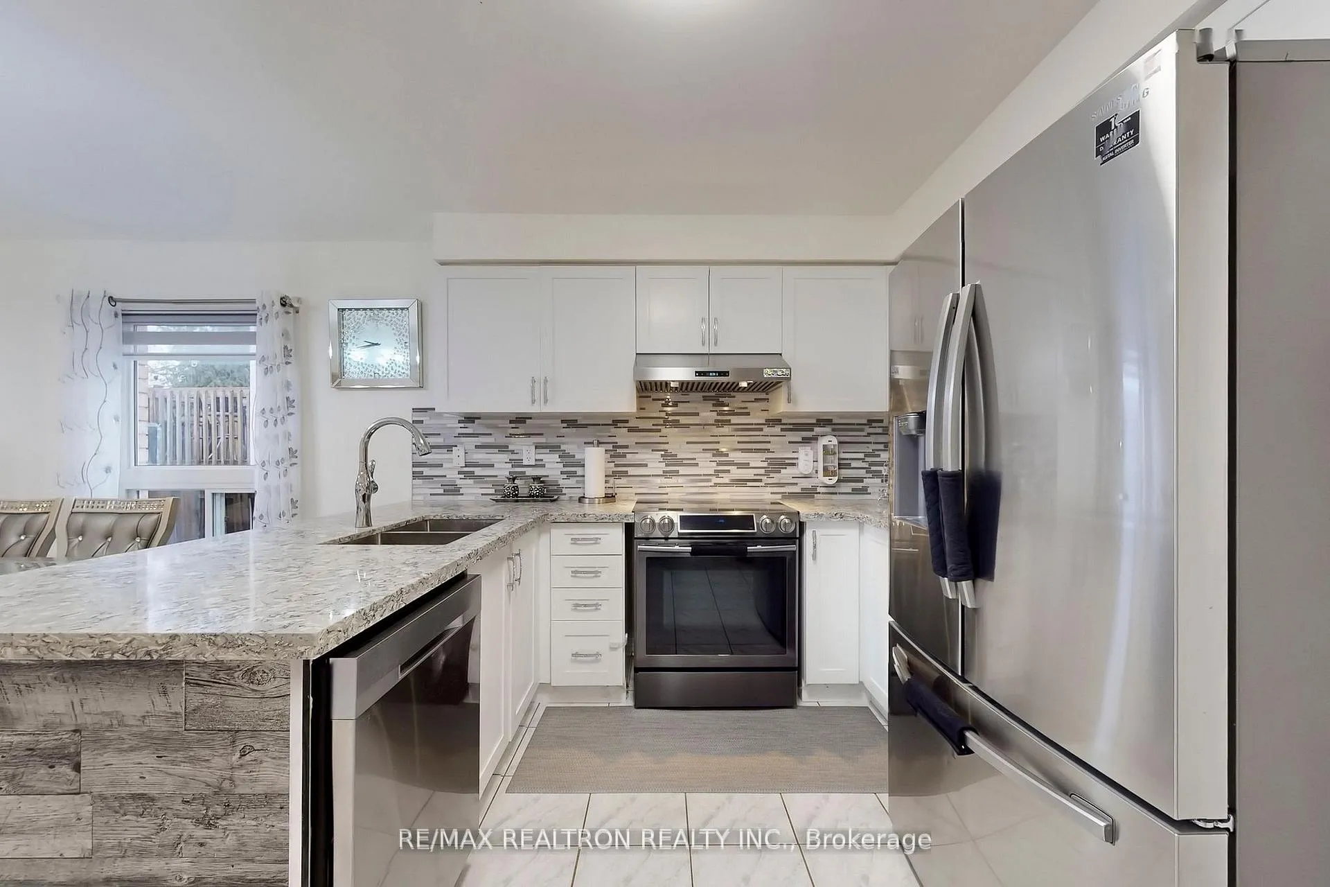 Photo 15 of 53 Longfellow Avenue, St. Catharines, Haig — HOMEH