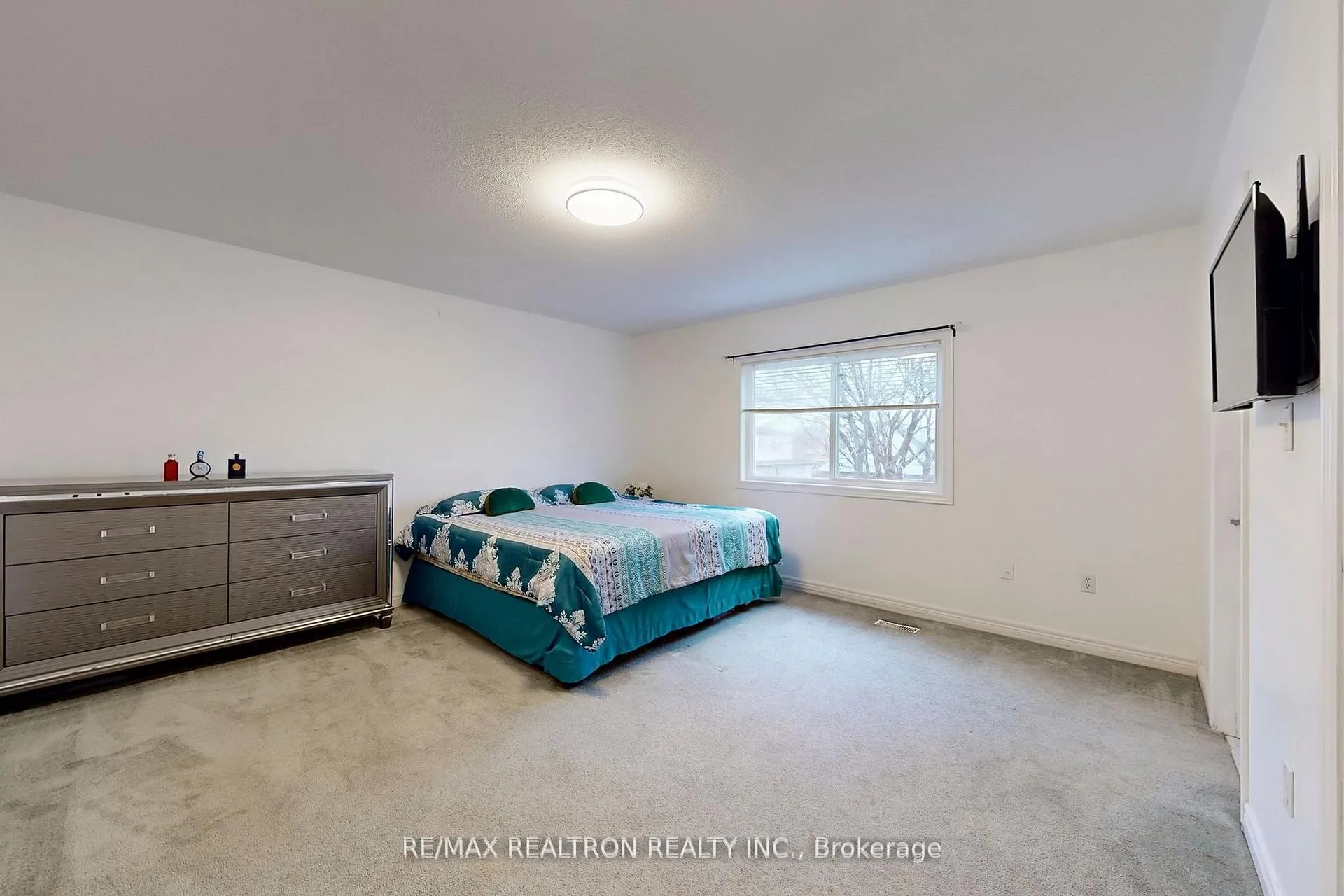 Photo 32 of 53 Longfellow Avenue, St. Catharines, Haig — HOMEH