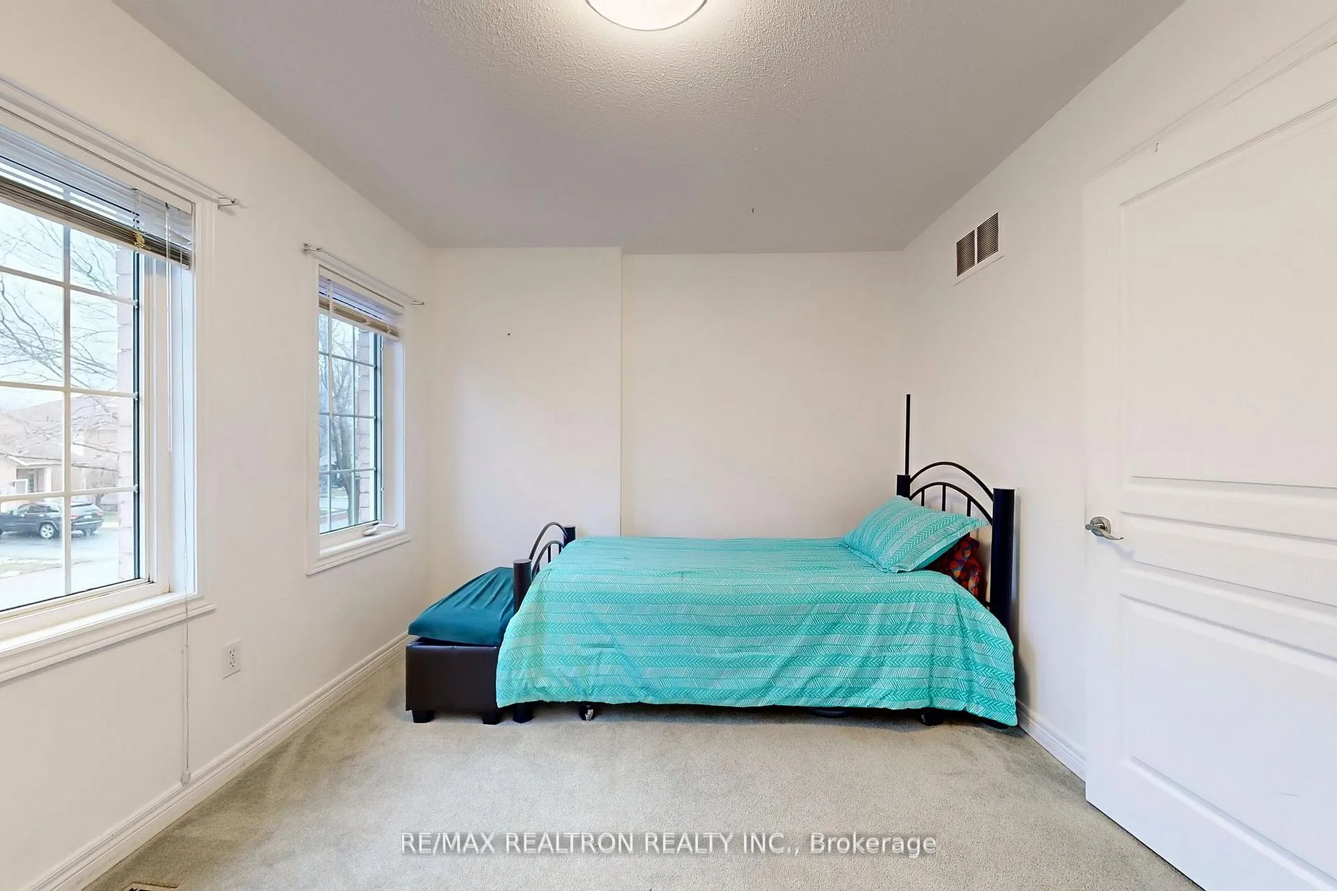 Photo 37 of 53 Longfellow Avenue, St. Catharines, Haig — HOMEH