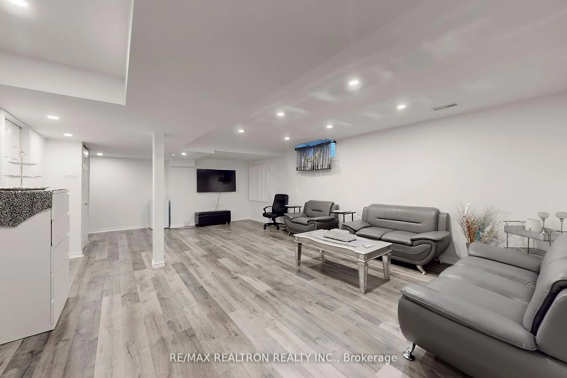 Photo 42 of 53 Longfellow Avenue, St. Catharines, Haig — HOMEH