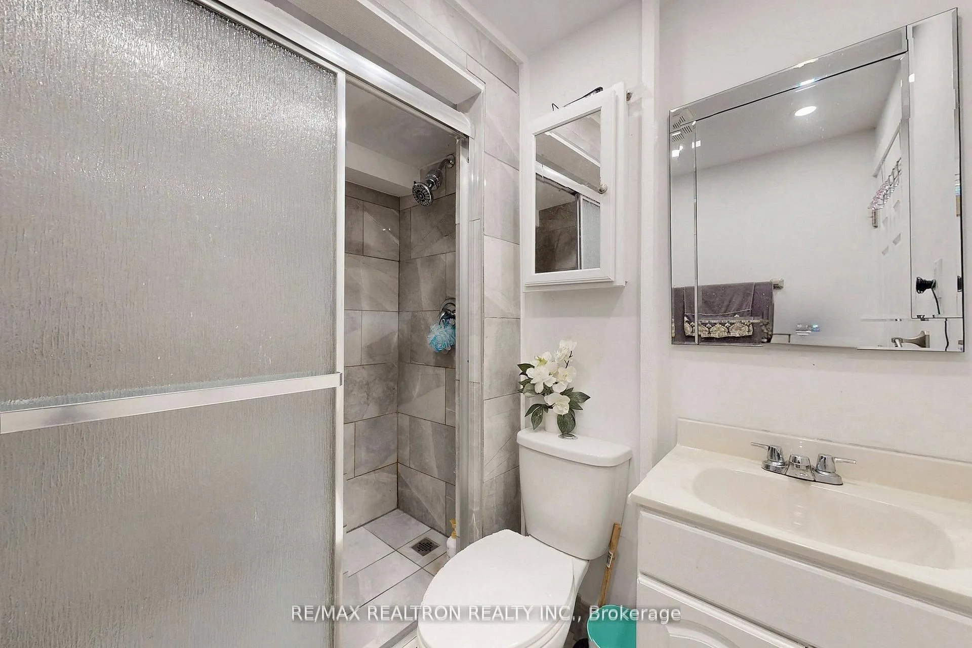 Photo 46 of 53 Longfellow Avenue, St. Catharines, Haig — HOMEH