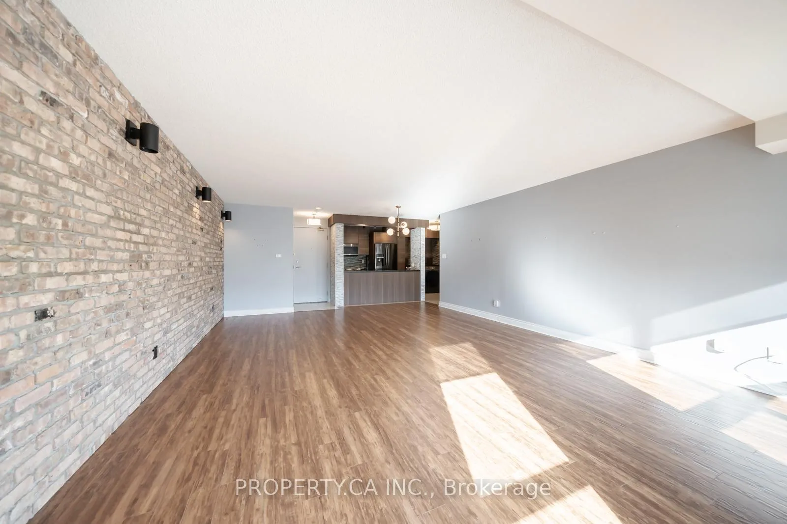 Photo 5 of Unit 303, 399 South Park Road, Markham, Commerce Valley — HOMEH