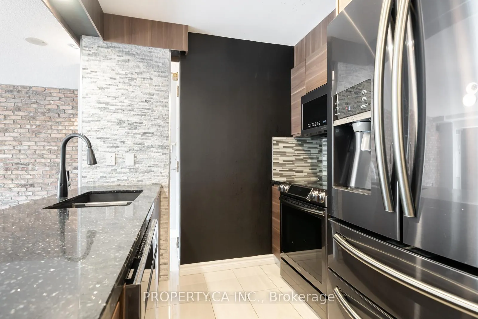 Photo 7 of Unit 303, 399 South Park Road, Markham, Commerce Valley — HOMEH