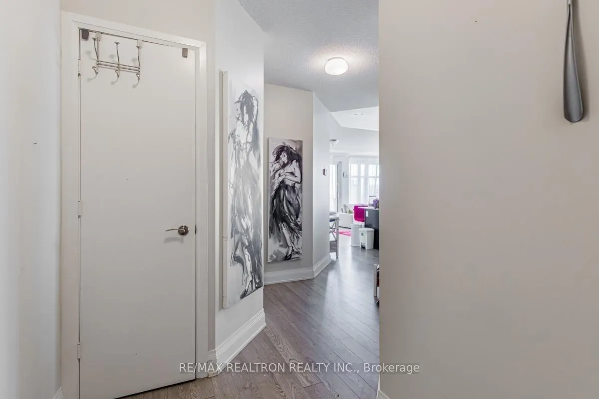 Photo 3 of Unit 3811, 2191 Yonge Street, Toronto, Mount Pleasant West — HOMEH