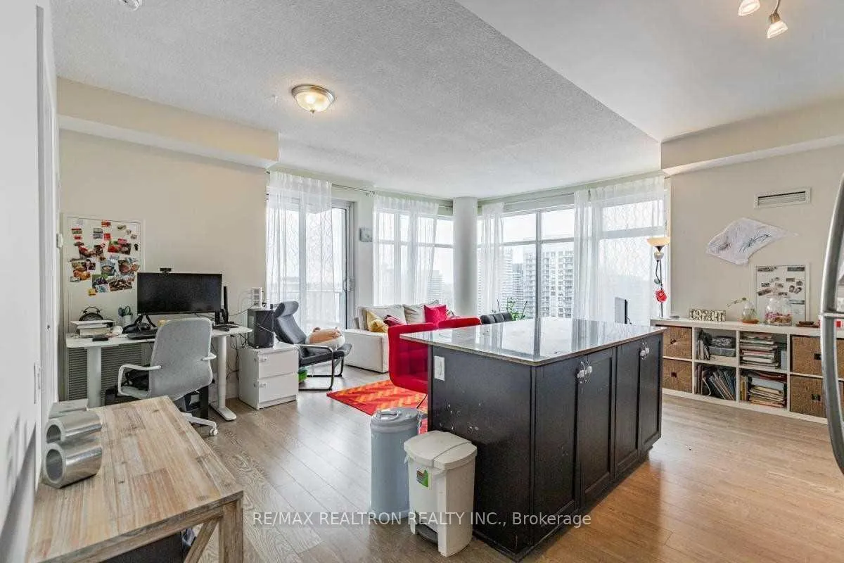 Photo 4 of Unit 3811, 2191 Yonge Street, Toronto, Mount Pleasant West — HOMEH