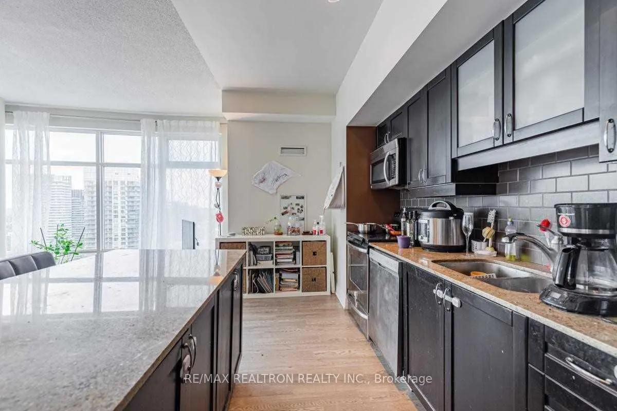 Photo 5 of Unit 3811, 2191 Yonge Street, Toronto, Mount Pleasant West — HOMEH