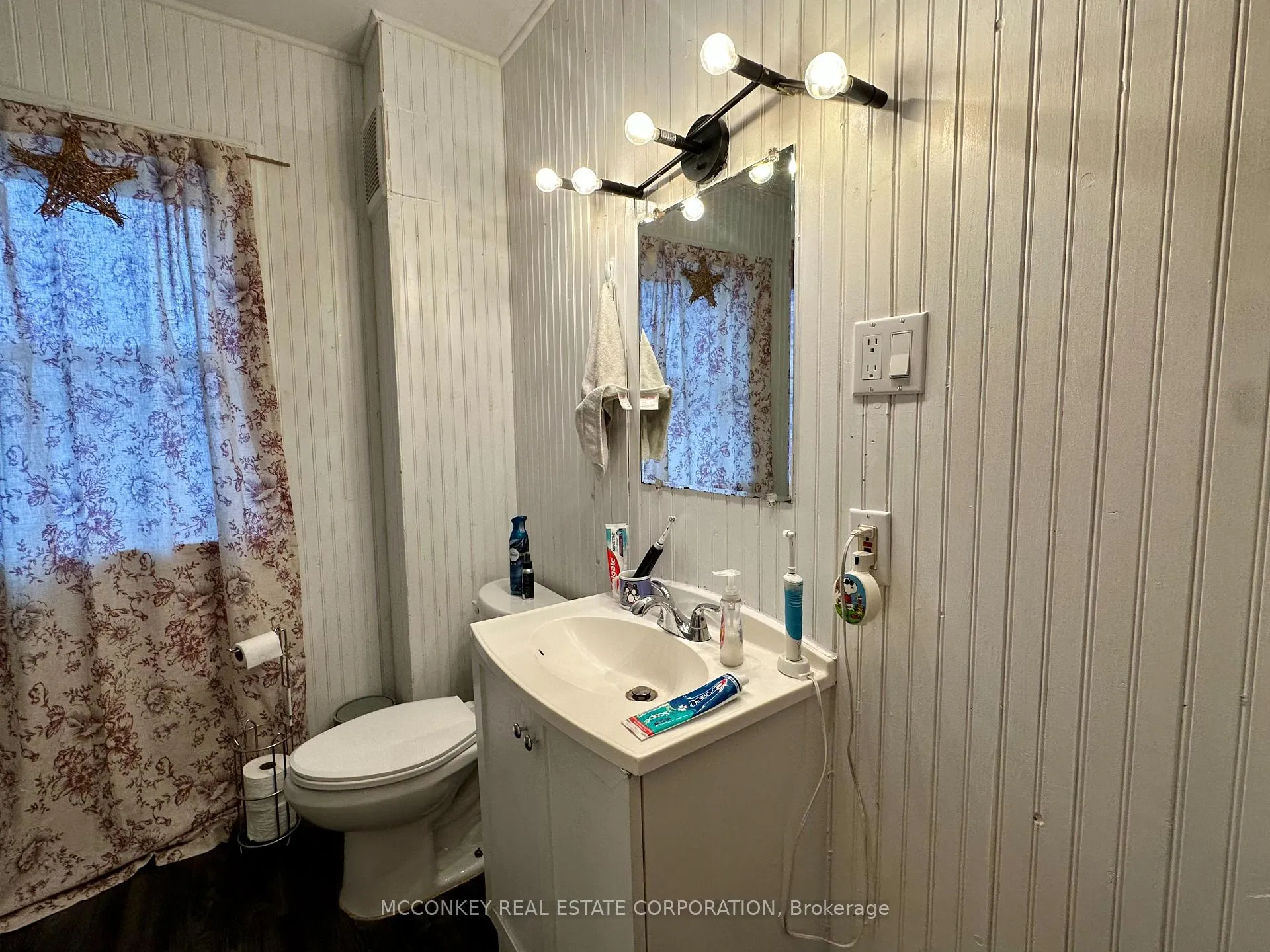Photo 12 of Unit Upper, 324 Charlotte Street, Peterborough, Town Ward 3 — HOMEH