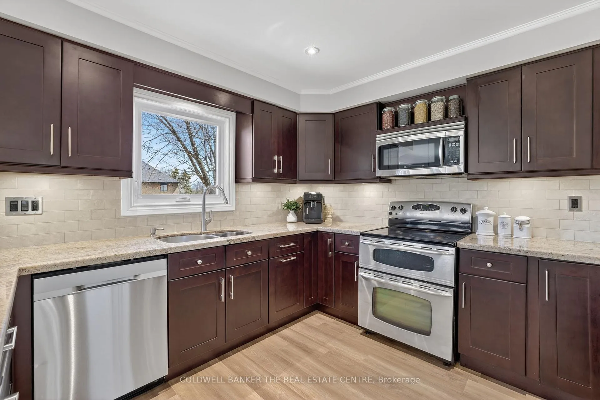 Photo 12 of 78 Rhodes Circle, Newmarket, Glenway Estates — HOMEH