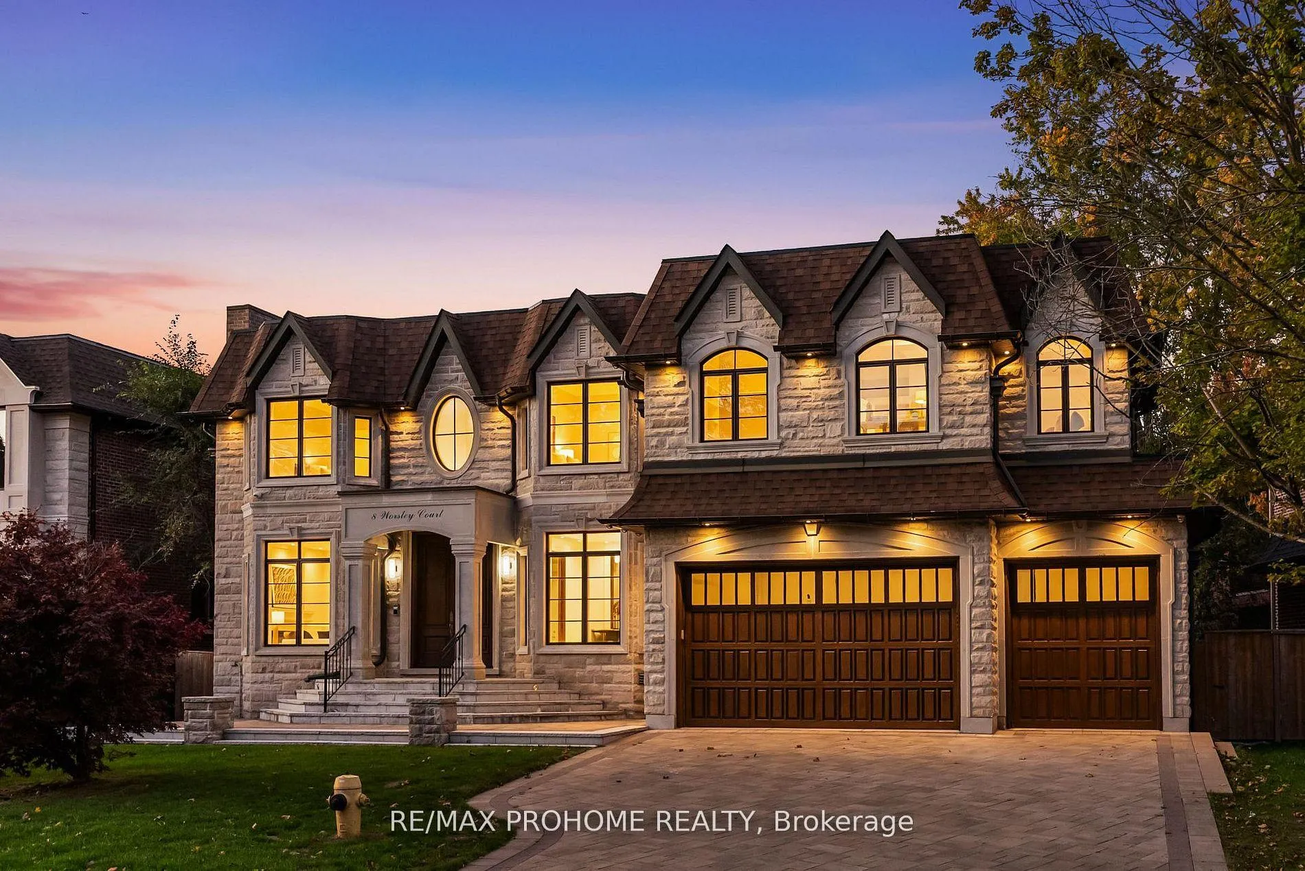 Front of 8 Worsley Court
