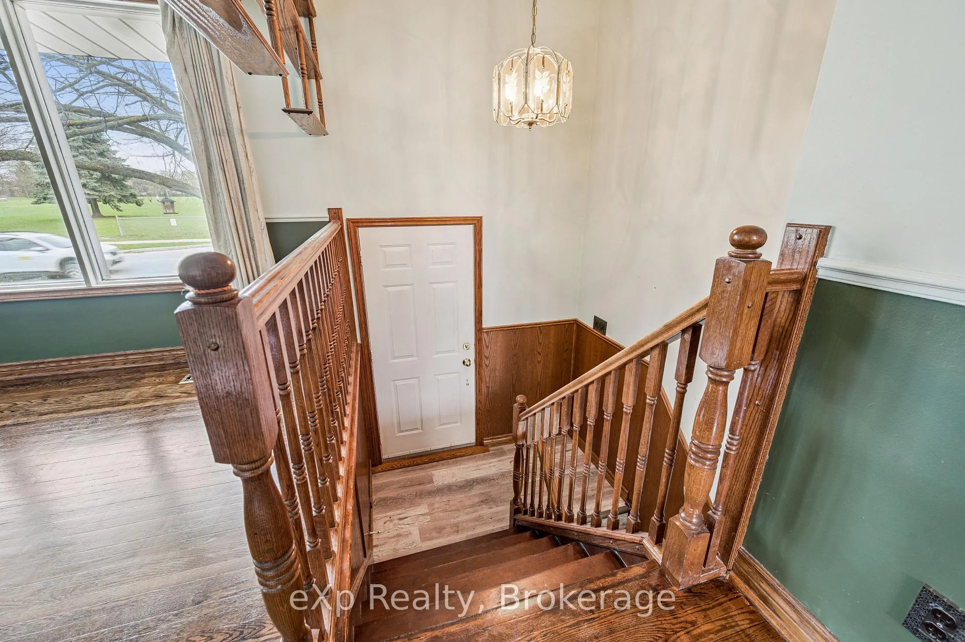 Photo 6 of 124 Montcalm Drive, Kitchener — HOMEH