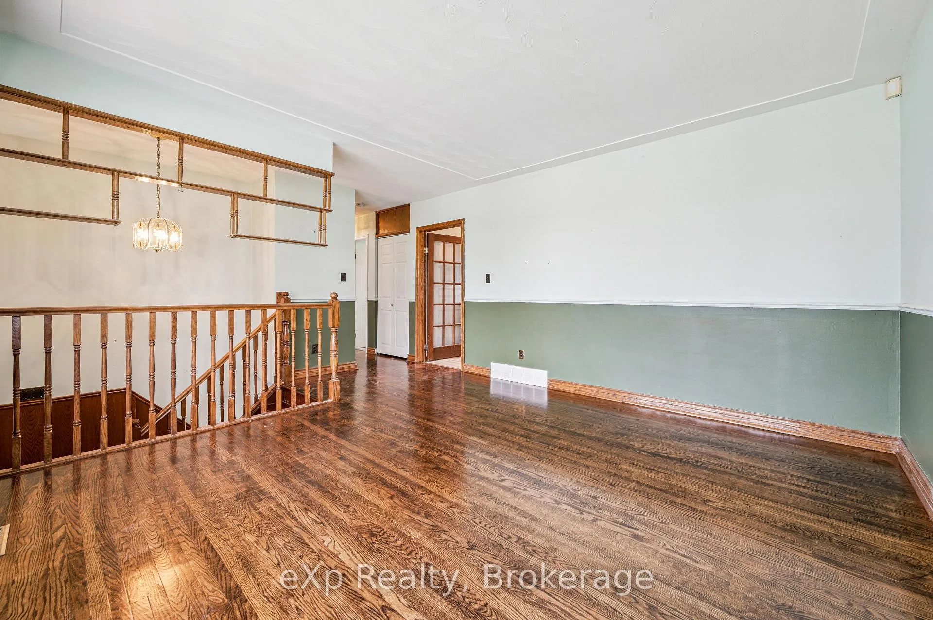 Photo 9 of 124 Montcalm Drive, Kitchener — HOMEH