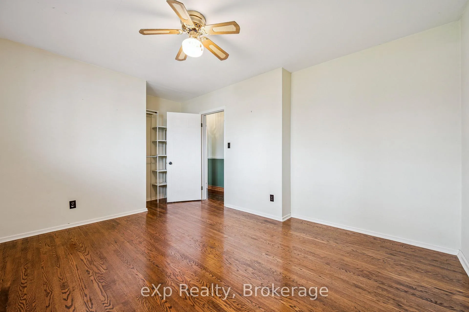 Photo 22 of 124 Montcalm Drive, Kitchener — HOMEH