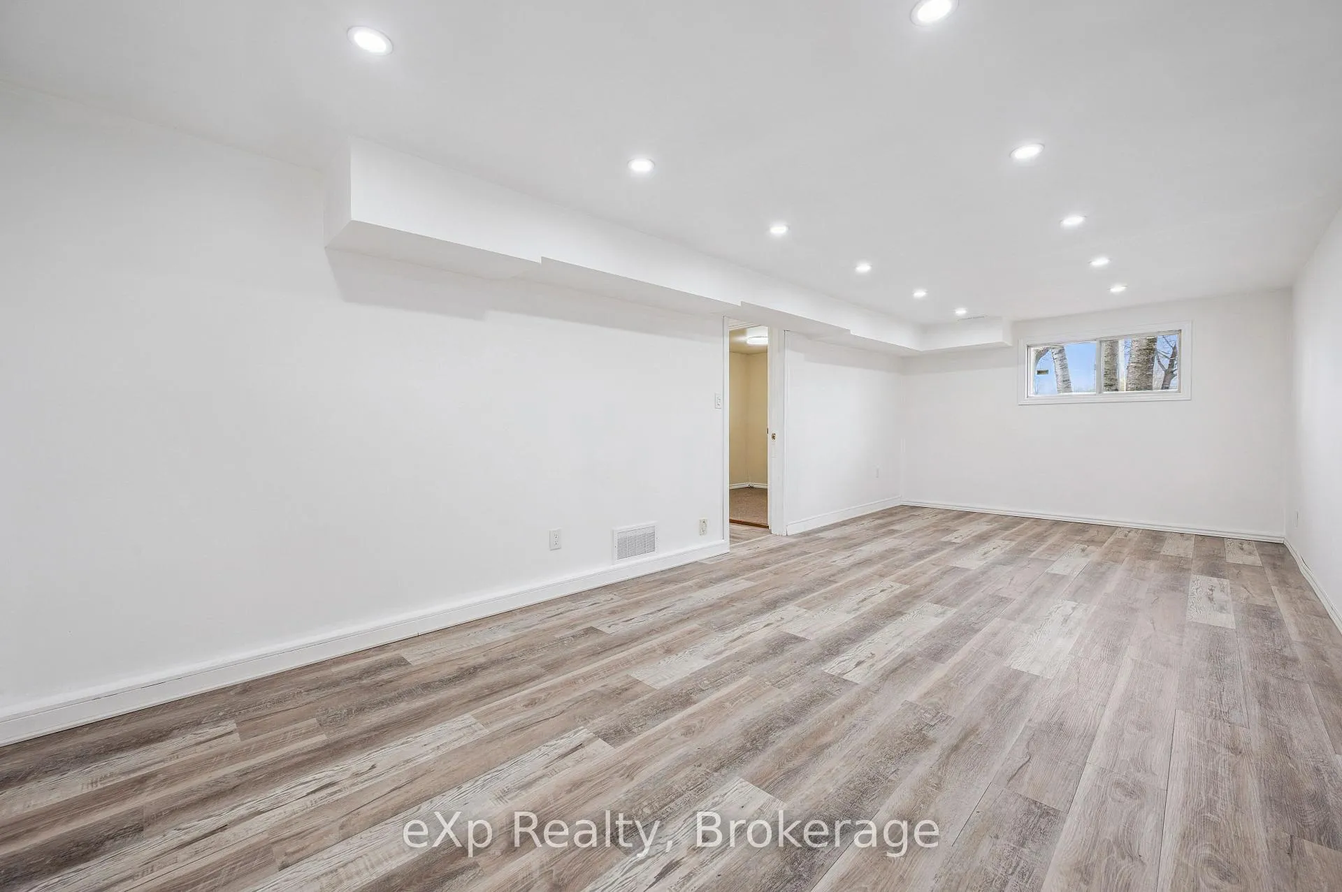 Photo 27 of 124 Montcalm Drive, Kitchener — HOMEH
