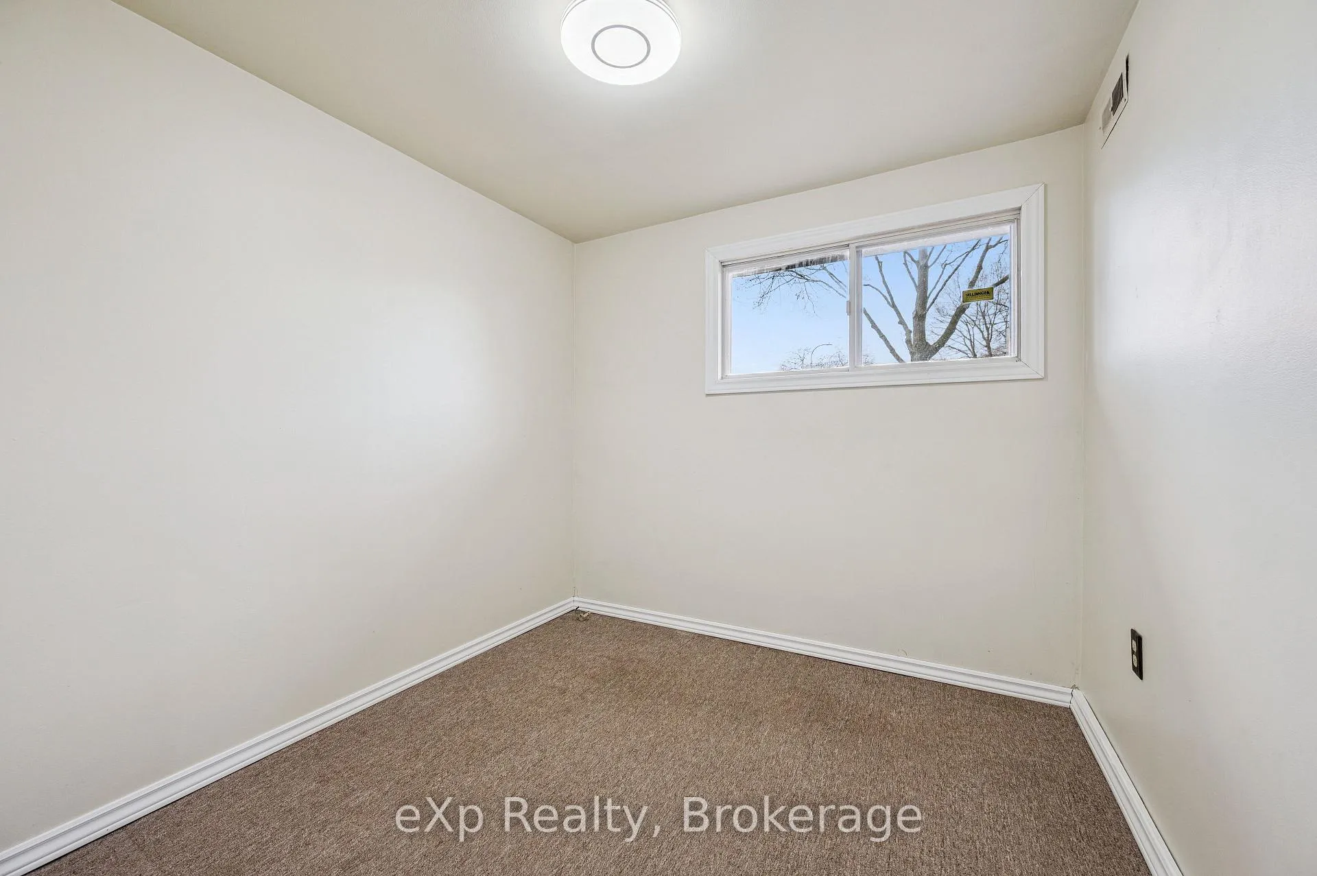 Photo 28 of 124 Montcalm Drive, Kitchener — HOMEH
