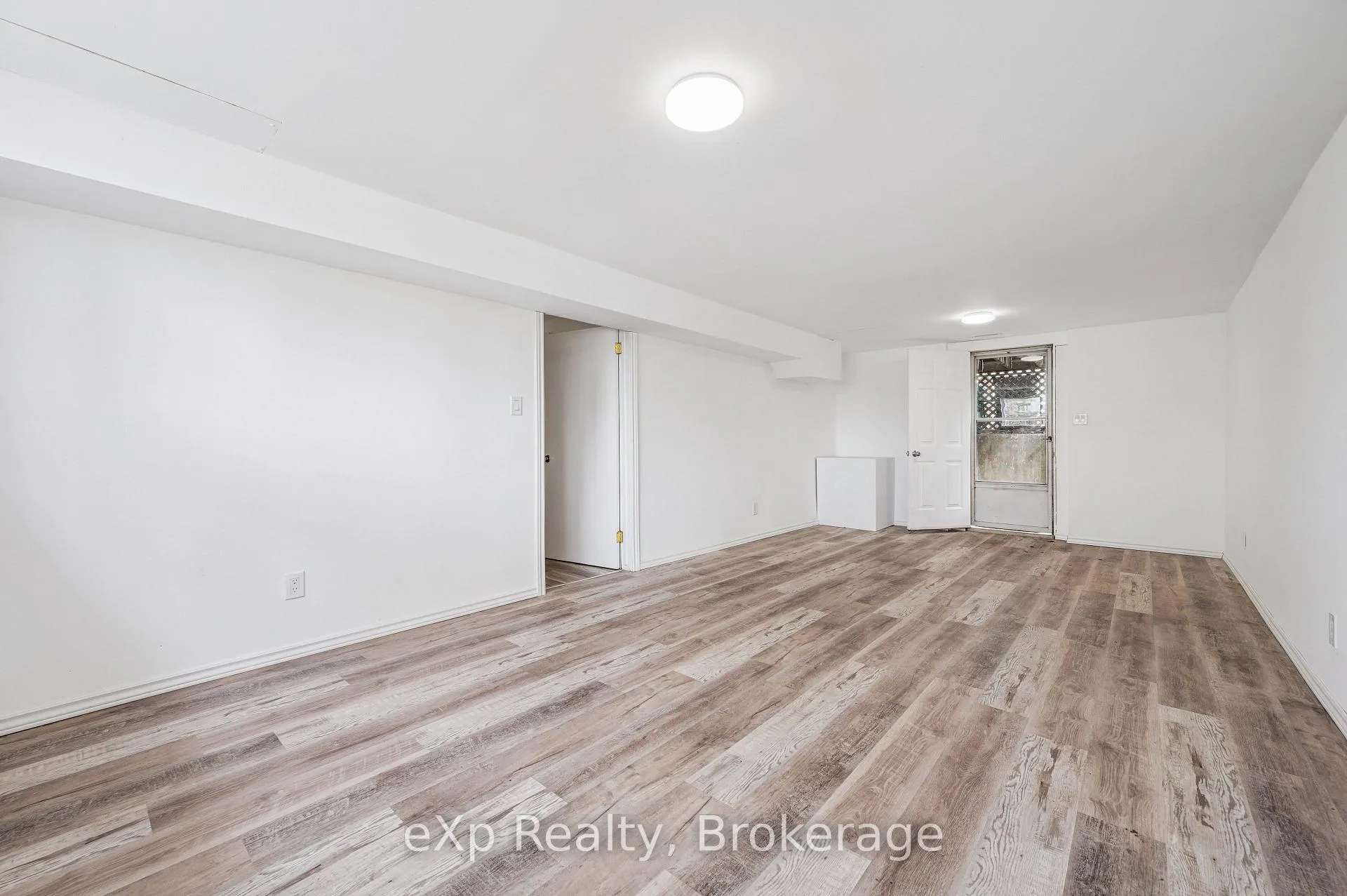 Photo 32 of 124 Montcalm Drive, Kitchener — HOMEH
