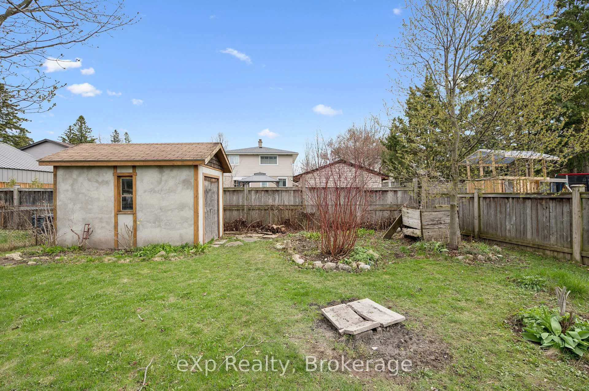 Photo 35 of 124 Montcalm Drive, Kitchener — HOMEH
