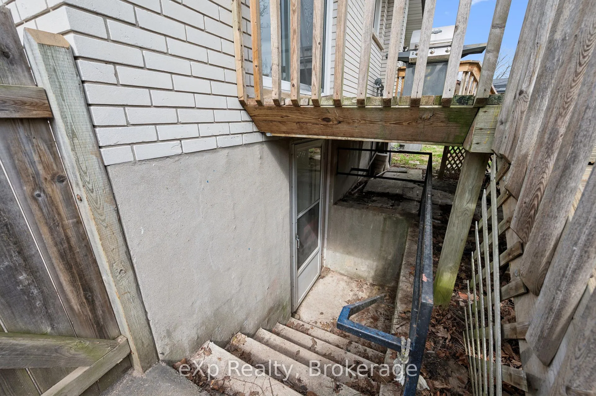 Photo 40 of 124 Montcalm Drive, Kitchener — HOMEH
