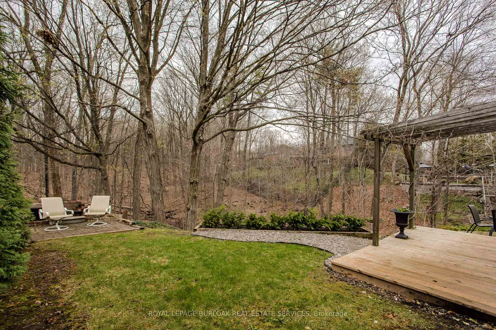 Photo 3 of 1141 Crofton Way, Burlington, Tyandaga — HOMEH