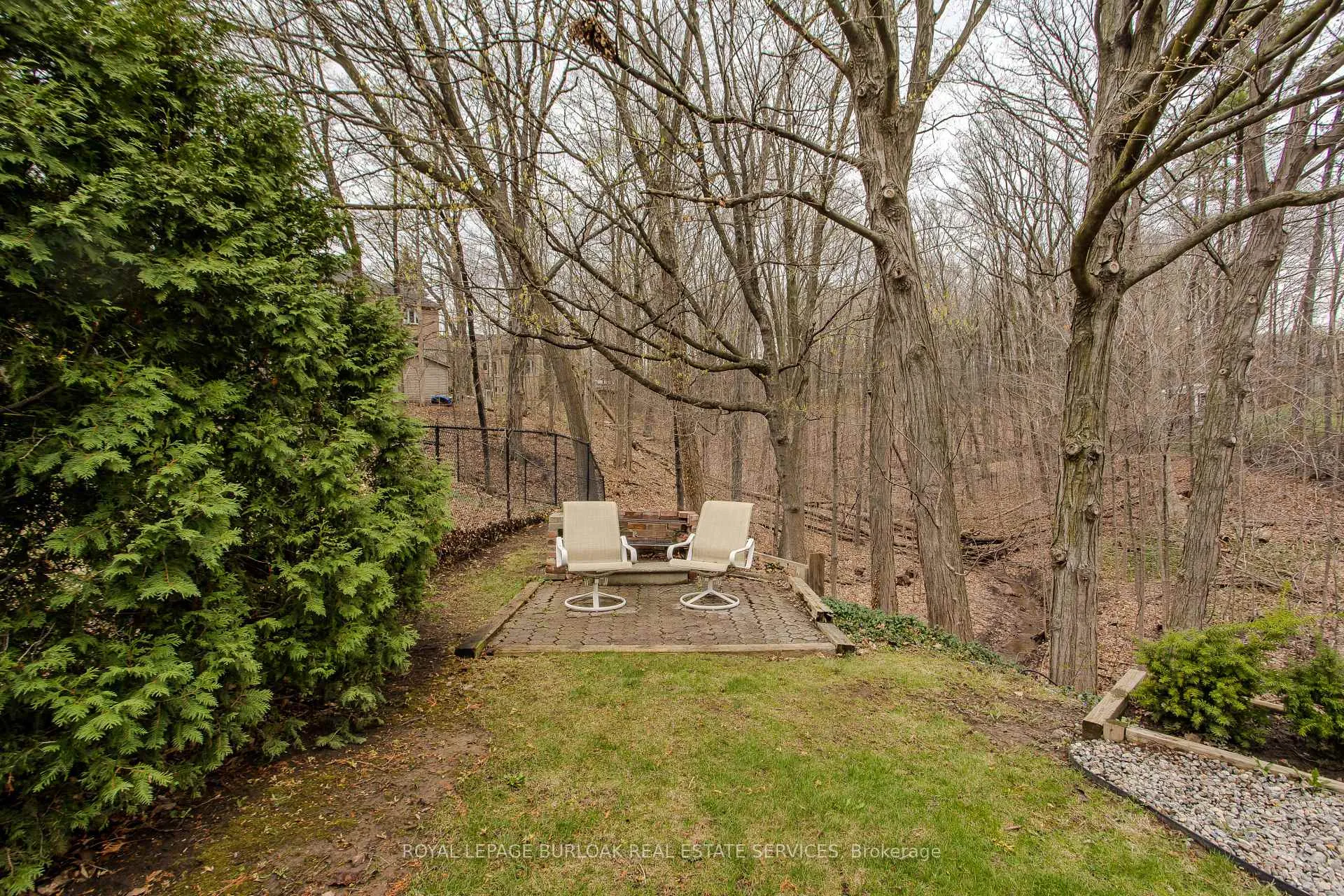 Photo 5 of 1141 Crofton Way, Burlington, Tyandaga — HOMEH