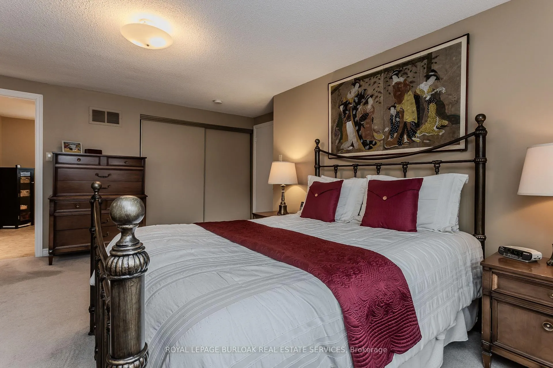 Photo 17 of 1141 Crofton Way, Burlington, Tyandaga — HOMEH
