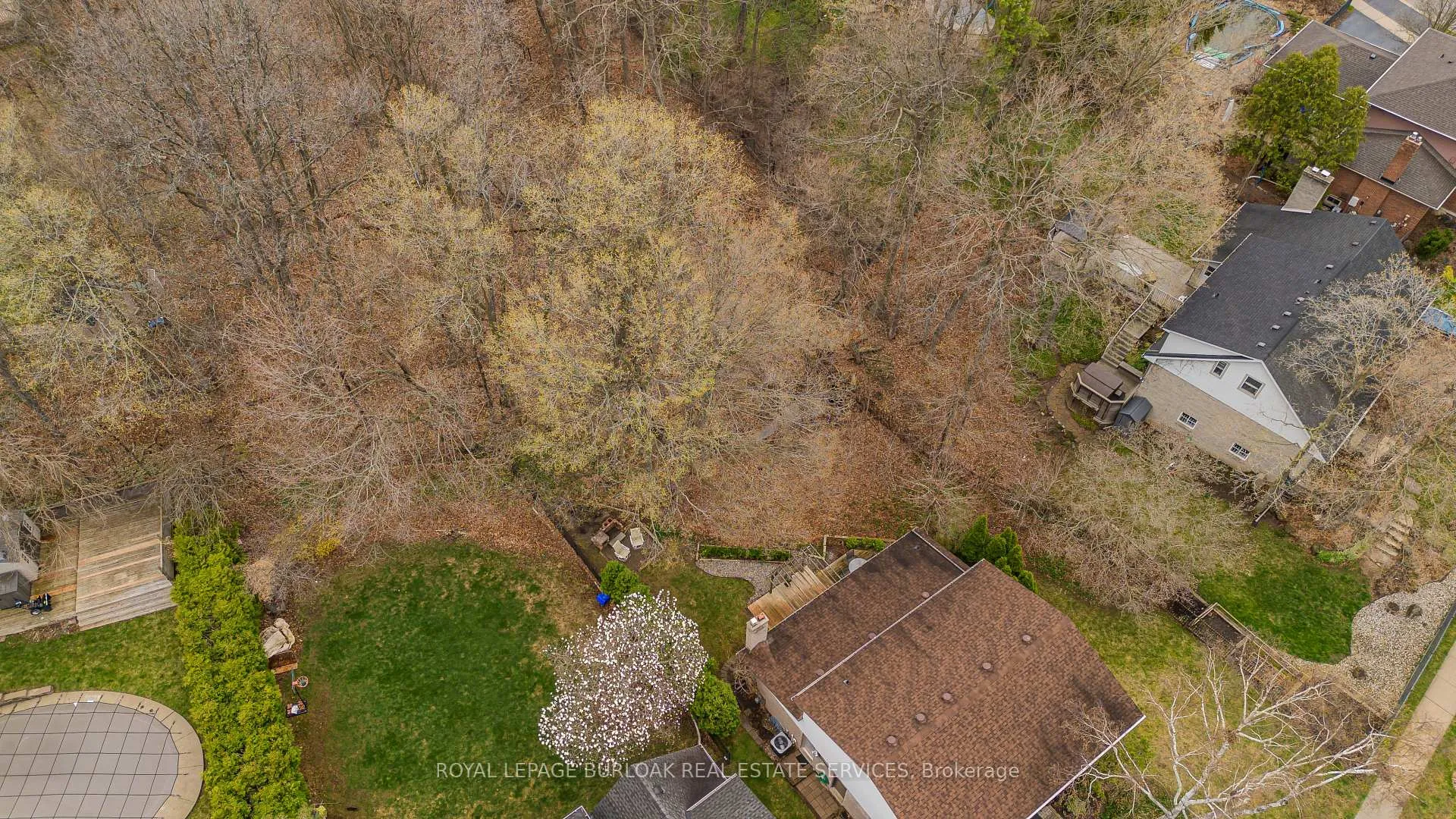 Photo 32 of 1141 Crofton Way, Burlington, Tyandaga — HOMEH