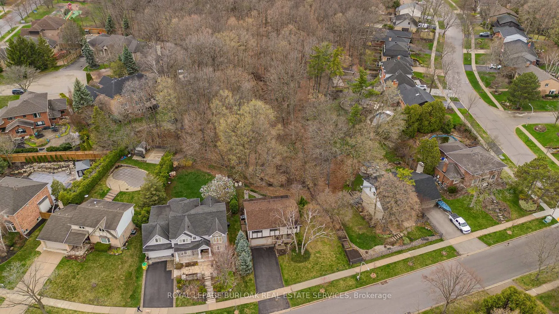 Photo 33 of 1141 Crofton Way, Burlington, Tyandaga — HOMEH