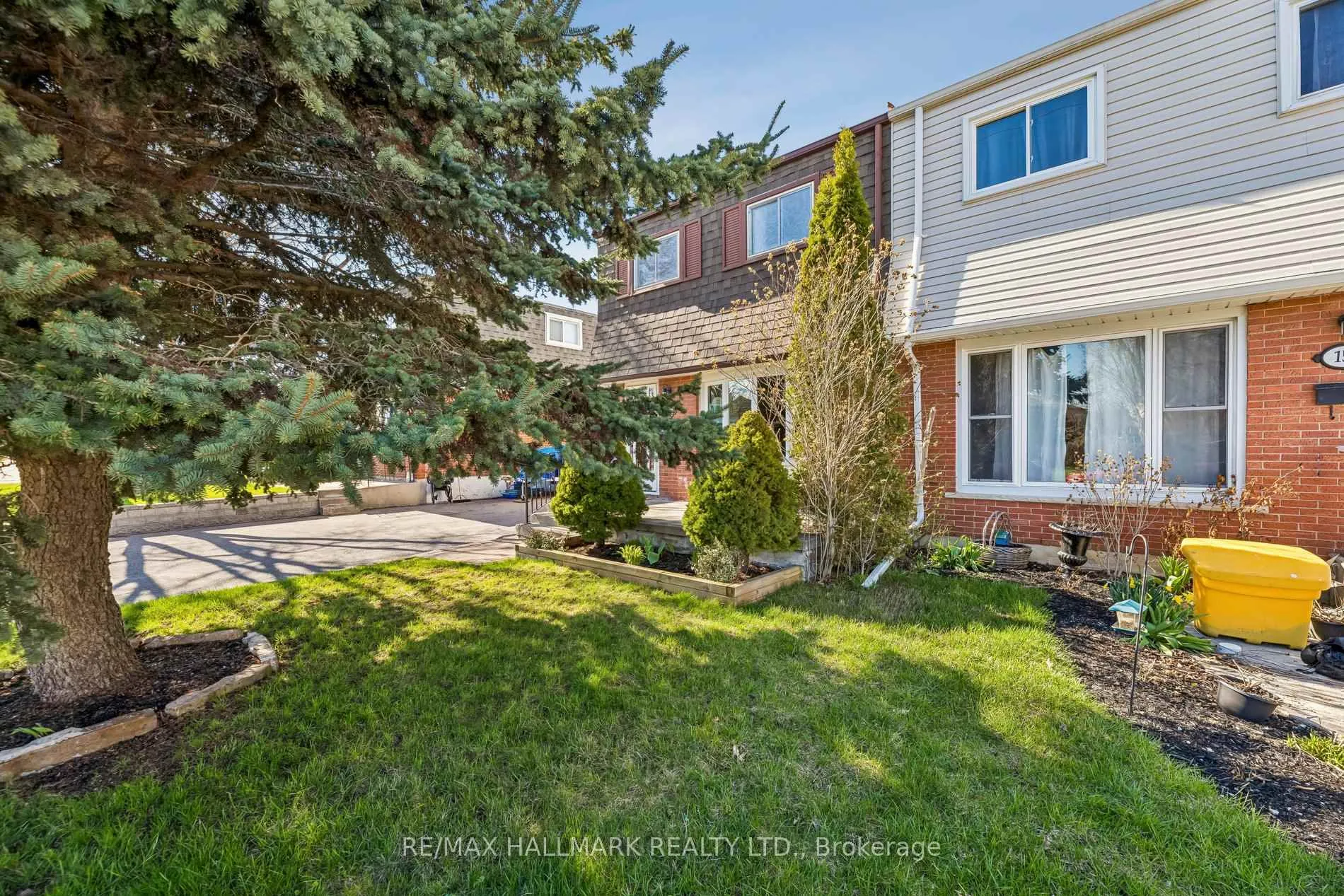 Photo 2 of 157 Barkley Crescent, Oshawa, Vanier — HOMEH