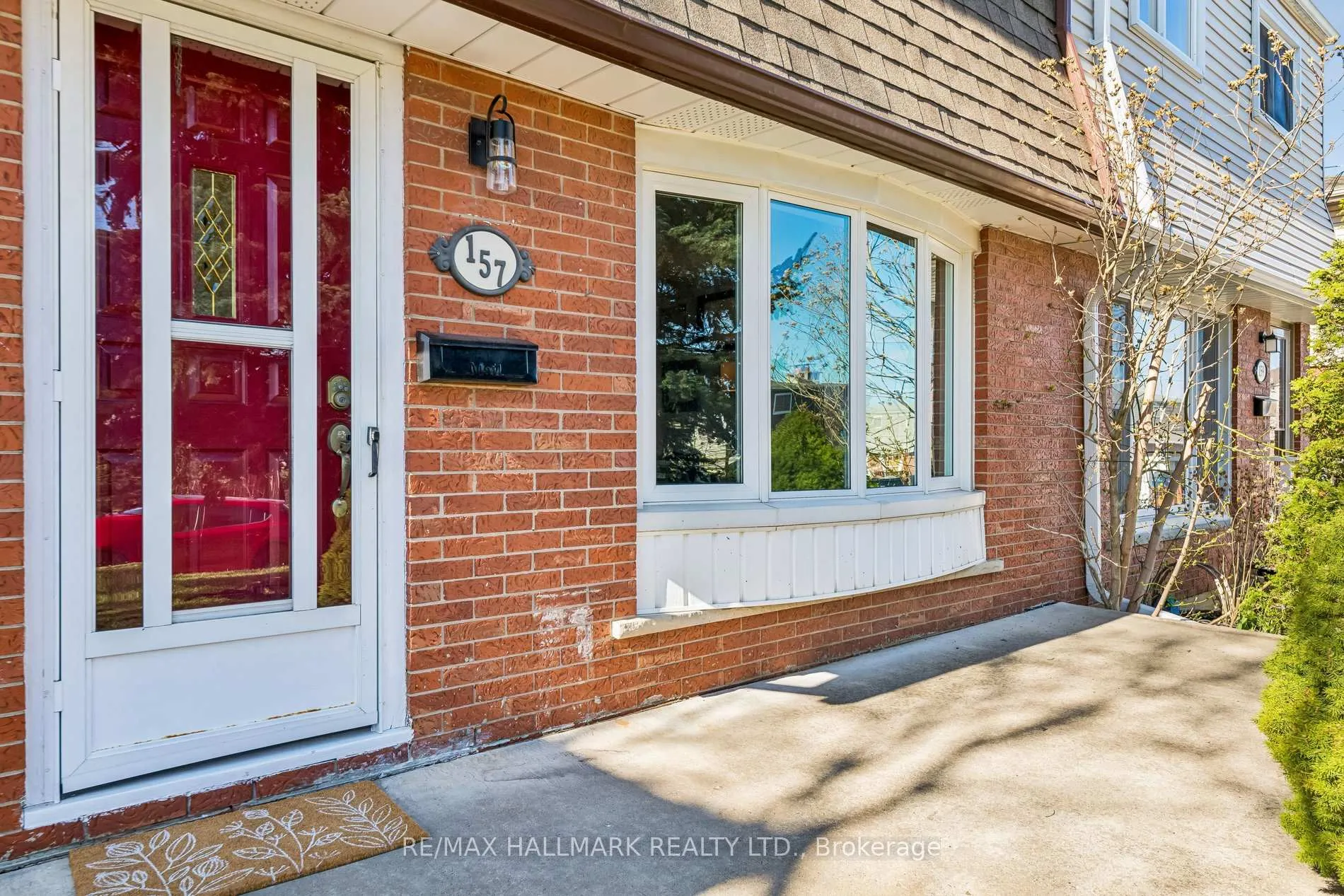 Photo 3 of 157 Barkley Crescent, Oshawa, Vanier — HOMEH