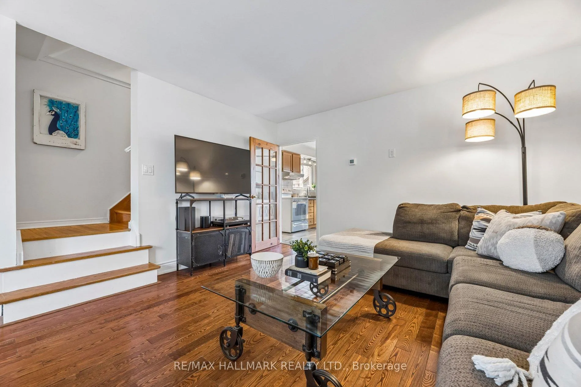 Photo 5 of 157 Barkley Crescent, Oshawa, Vanier — HOMEH