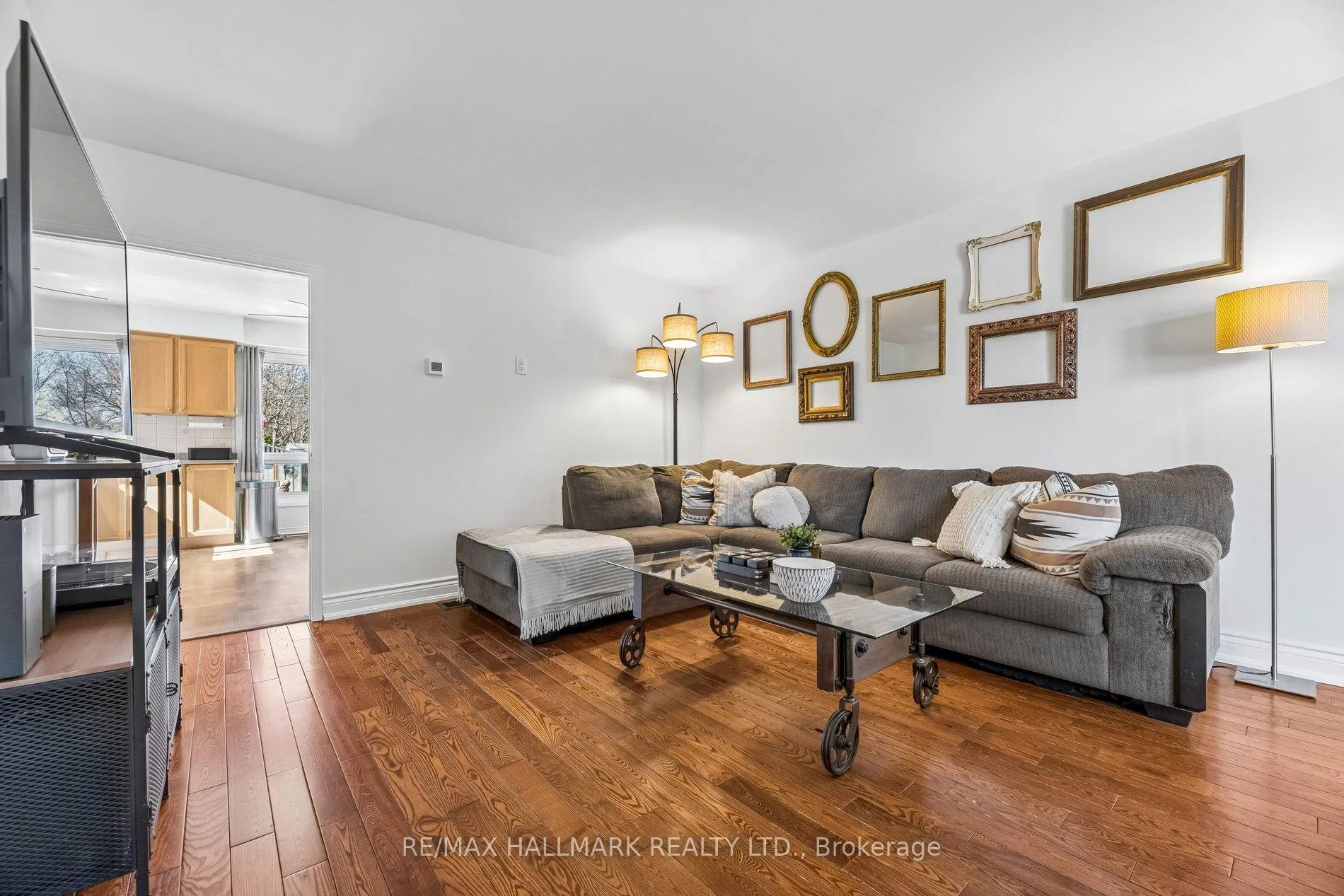 Photo 6 of 157 Barkley Crescent, Oshawa, Vanier — HOMEH