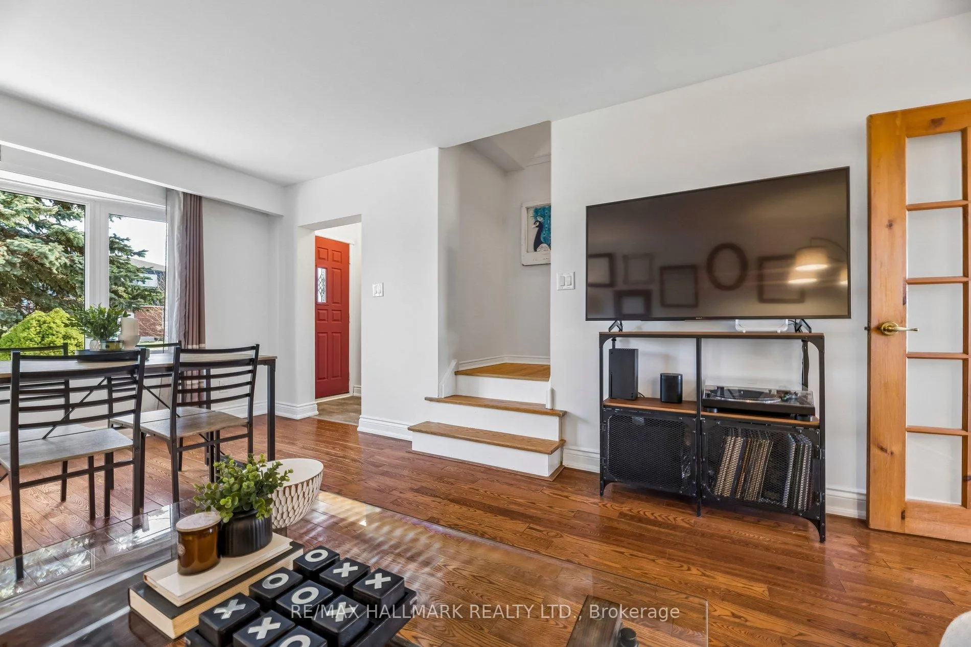 Photo 8 of 157 Barkley Crescent, Oshawa, Vanier — HOMEH
