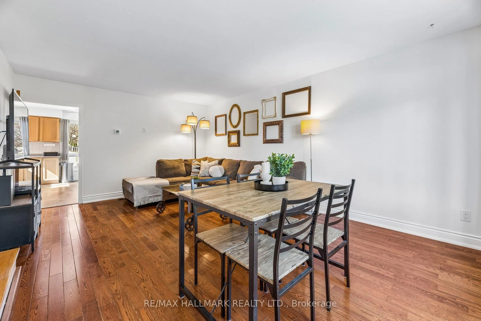 Photo 9 of 157 Barkley Crescent, Oshawa, Vanier — HOMEH