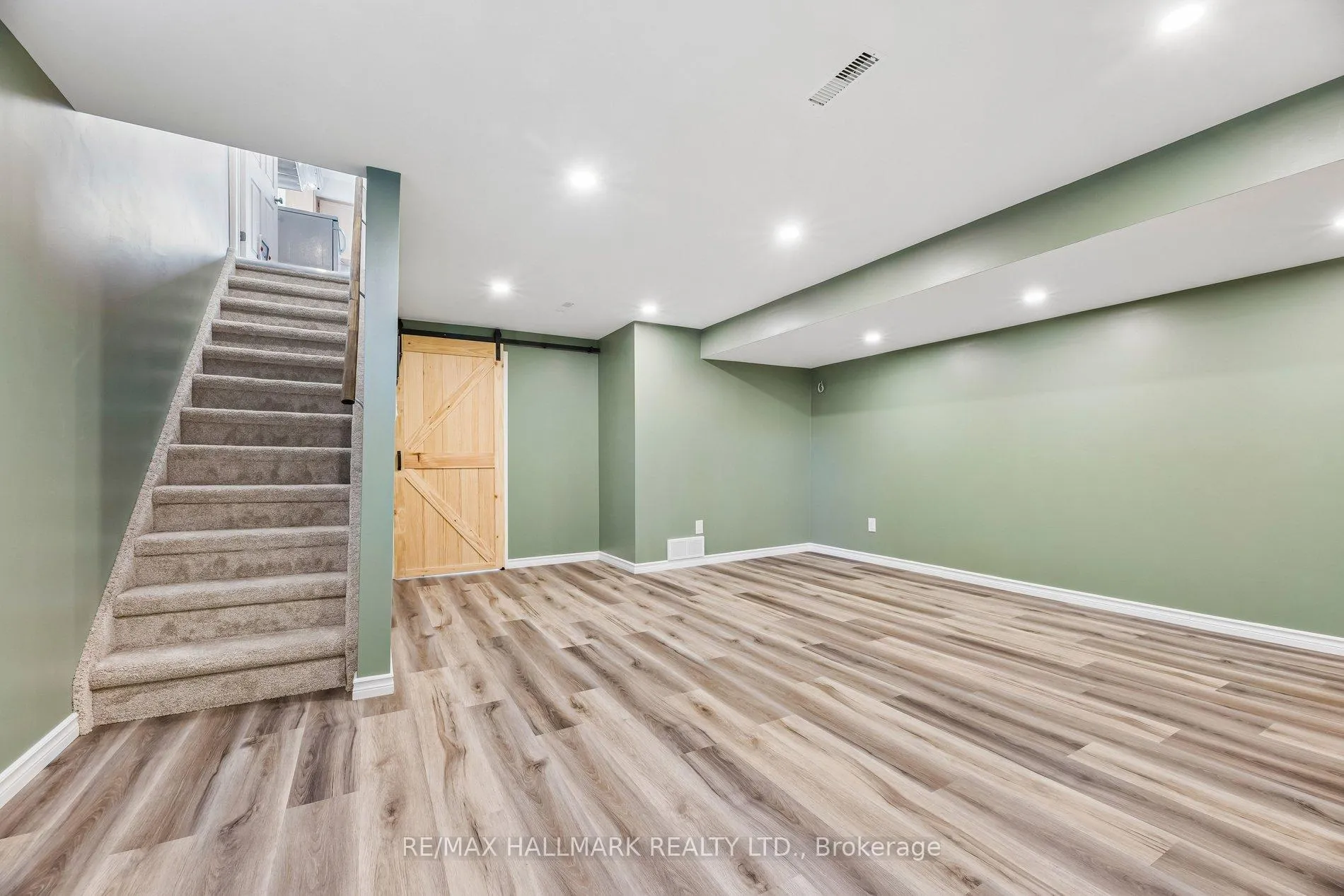 Photo 22 of 157 Barkley Crescent, Oshawa, Vanier — HOMEH