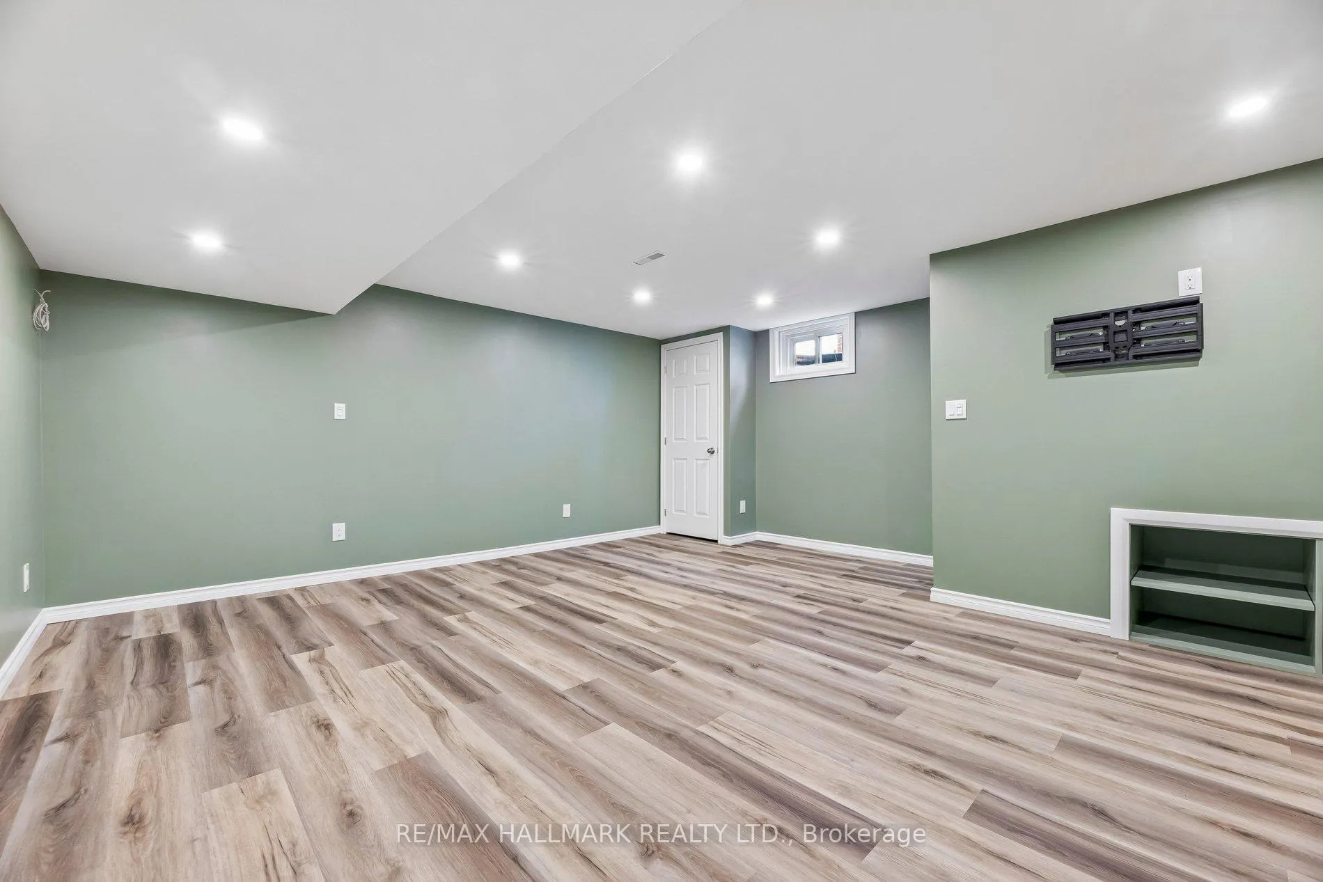 Photo 23 of 157 Barkley Crescent, Oshawa, Vanier — HOMEH