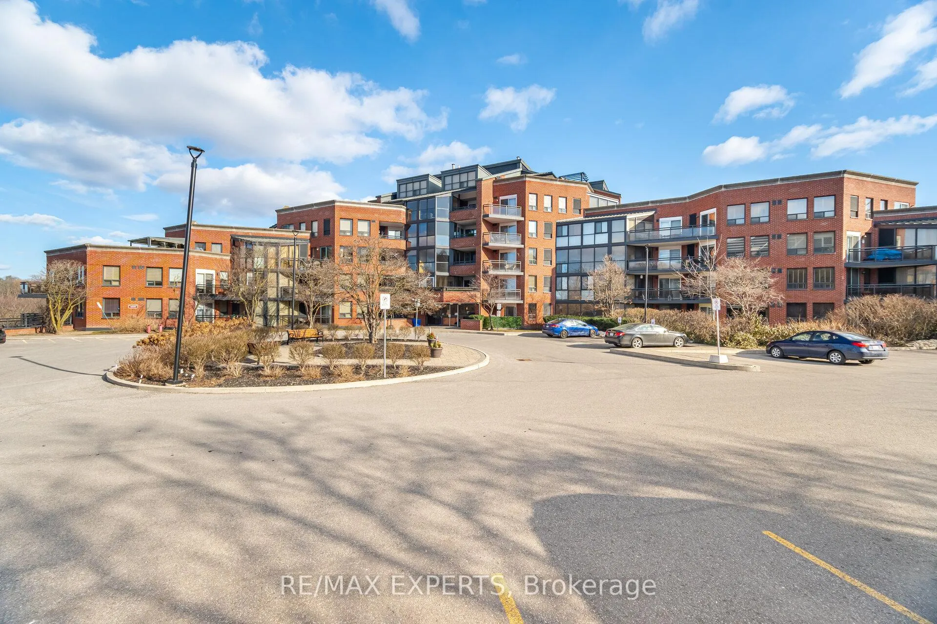 Photo 1 of Unit 305, 100 Arbors Lane, Vaughan, West Woodbridge — HOMEH
