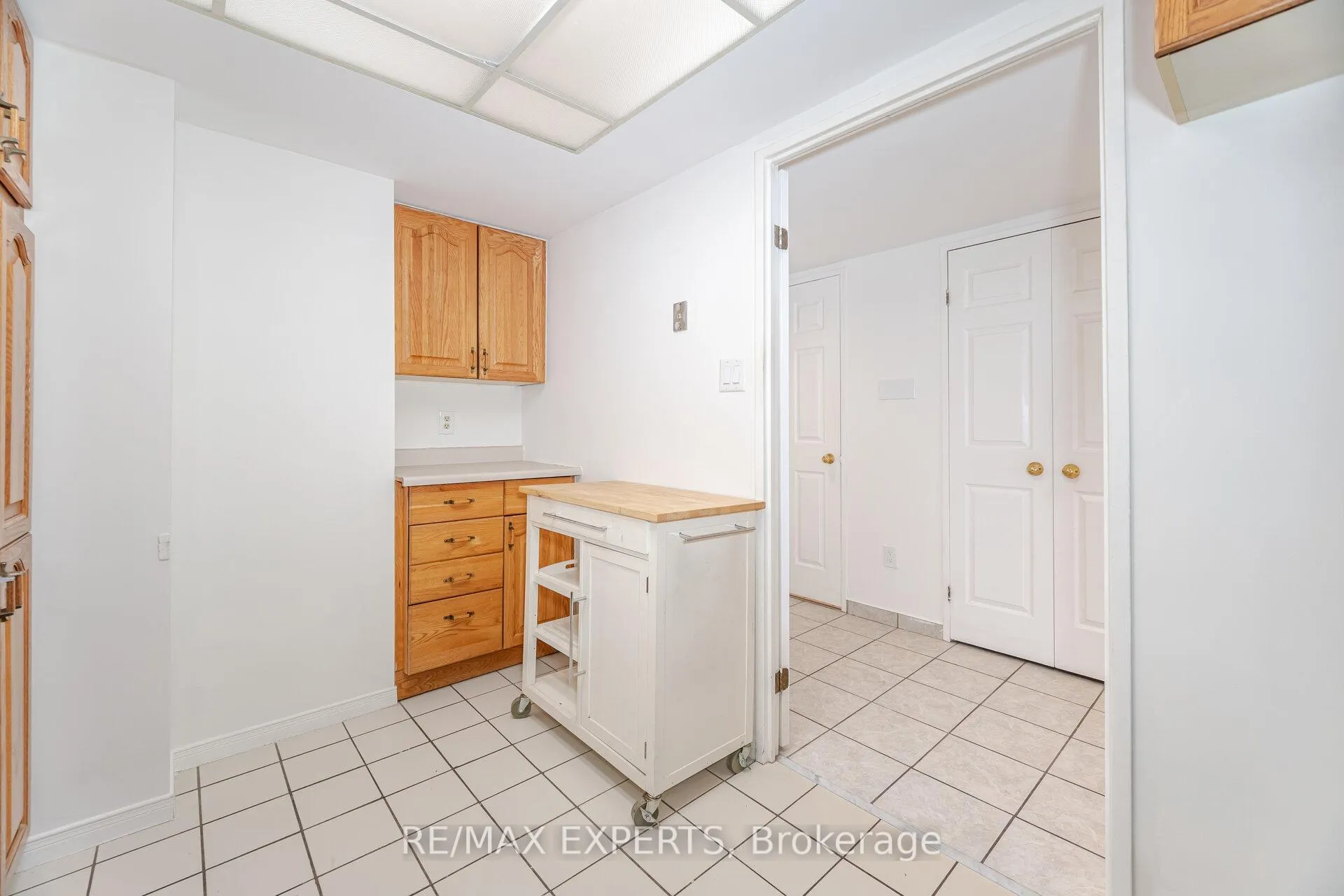 Photo 11 of Unit 305, 100 Arbors Lane, Vaughan, West Woodbridge — HOMEH