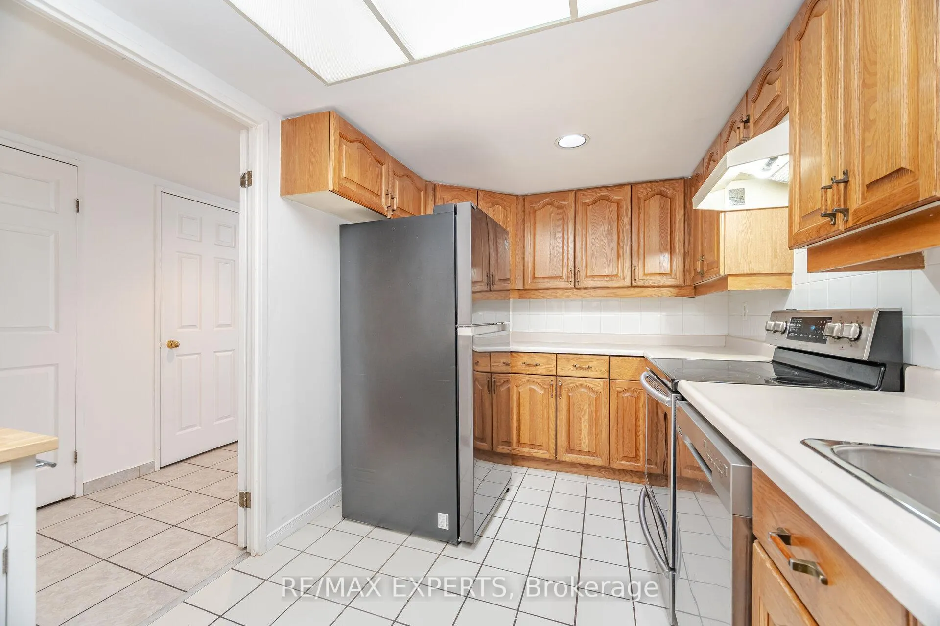 Photo 12 of Unit 305, 100 Arbors Lane, Vaughan, West Woodbridge — HOMEH