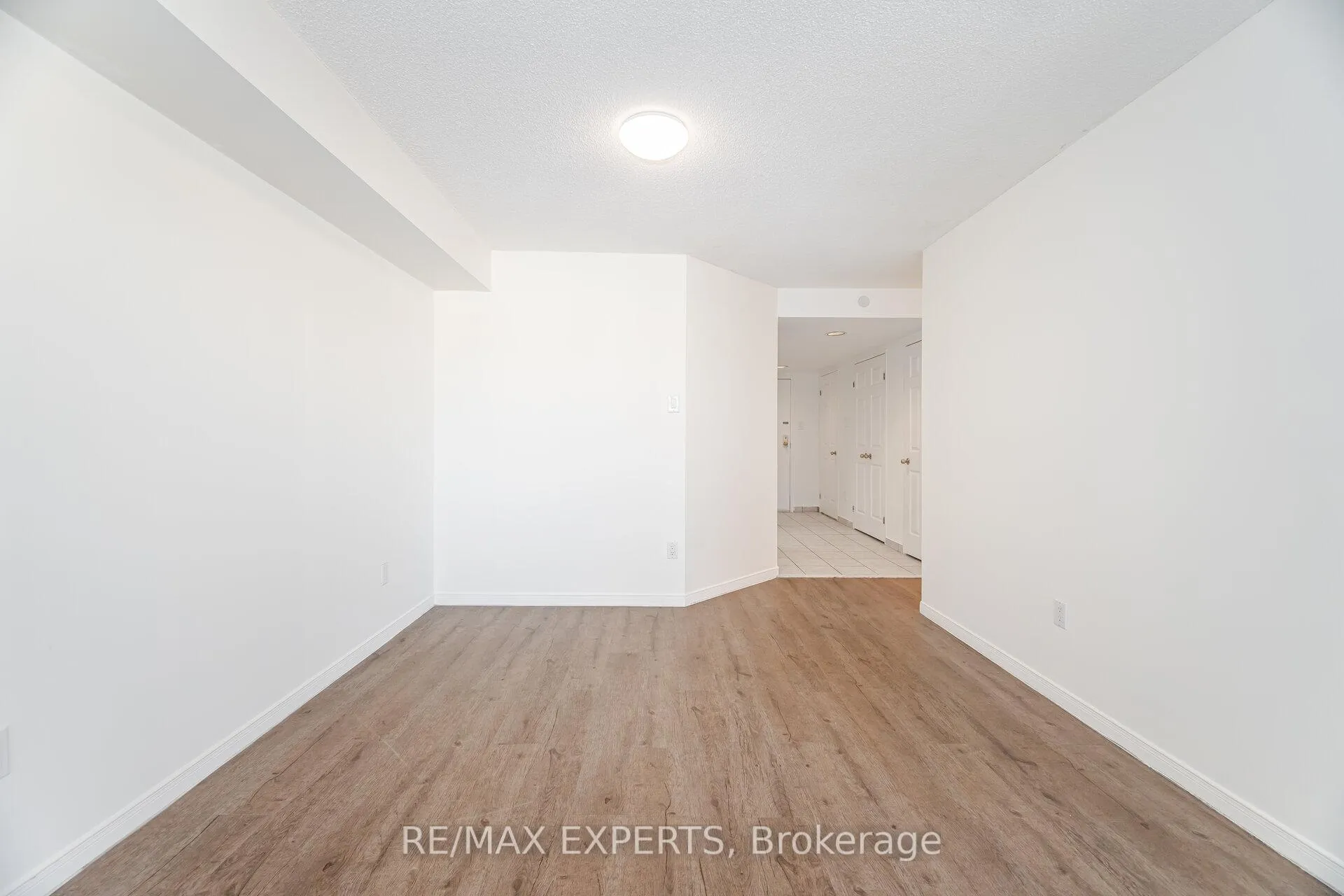 Photo 13 of Unit 305, 100 Arbors Lane, Vaughan, West Woodbridge — HOMEH