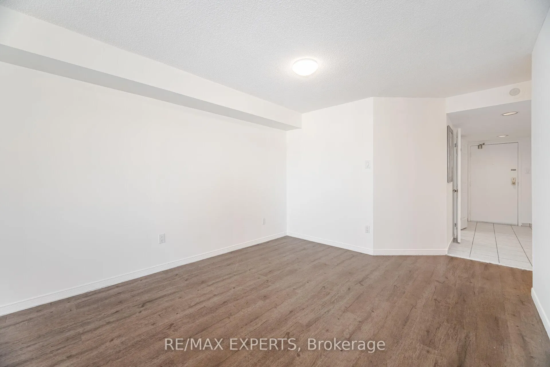 Photo 14 of Unit 305, 100 Arbors Lane, Vaughan, West Woodbridge — HOMEH