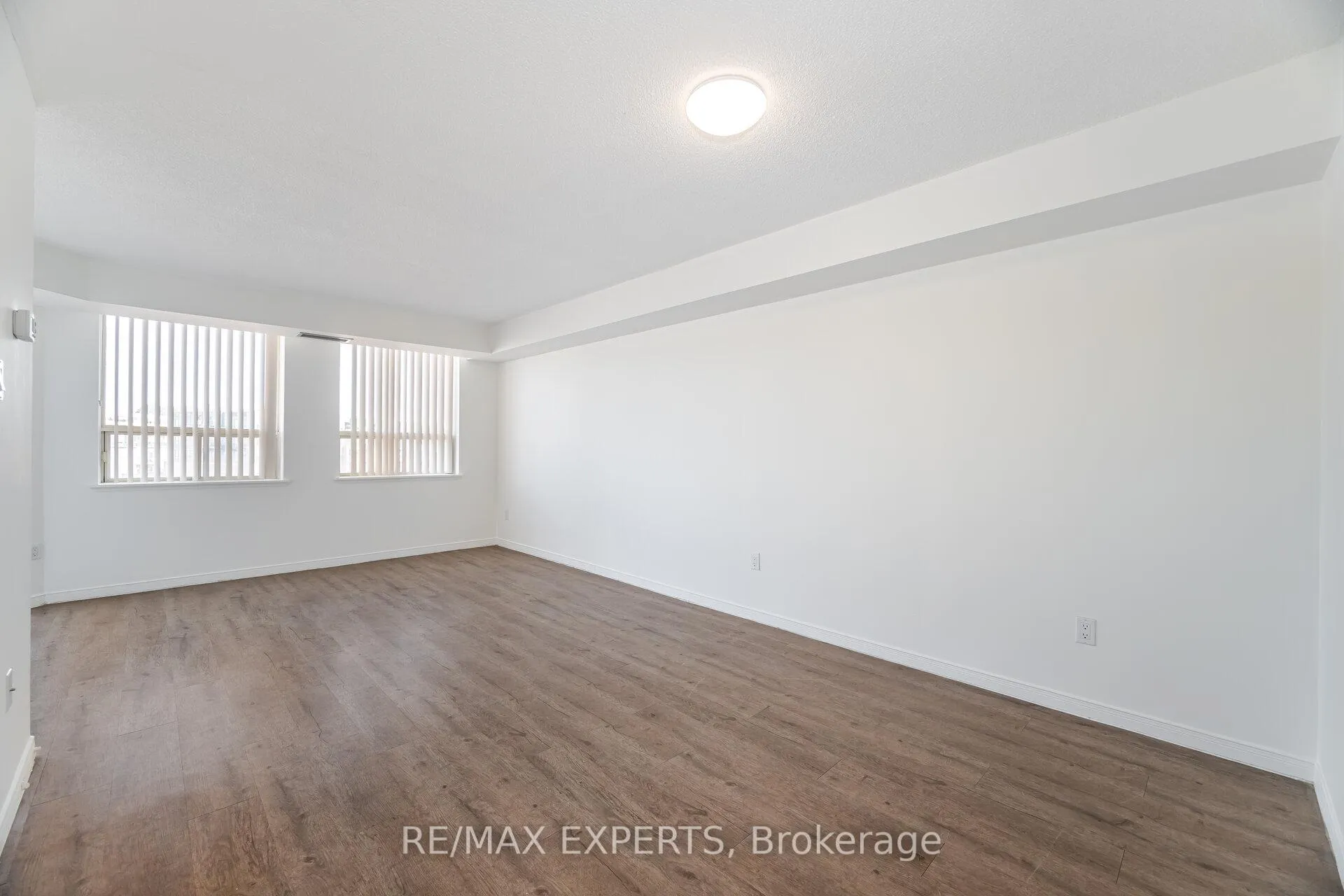 Photo 15 of Unit 305, 100 Arbors Lane, Vaughan, West Woodbridge — HOMEH