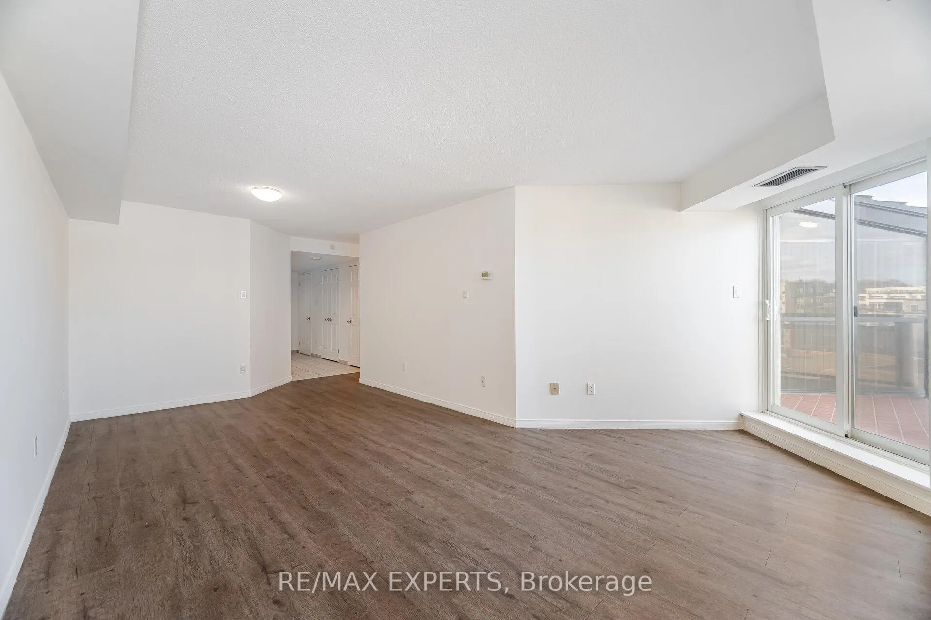 Photo 18 of Unit 305, 100 Arbors Lane, Vaughan, West Woodbridge — HOMEH