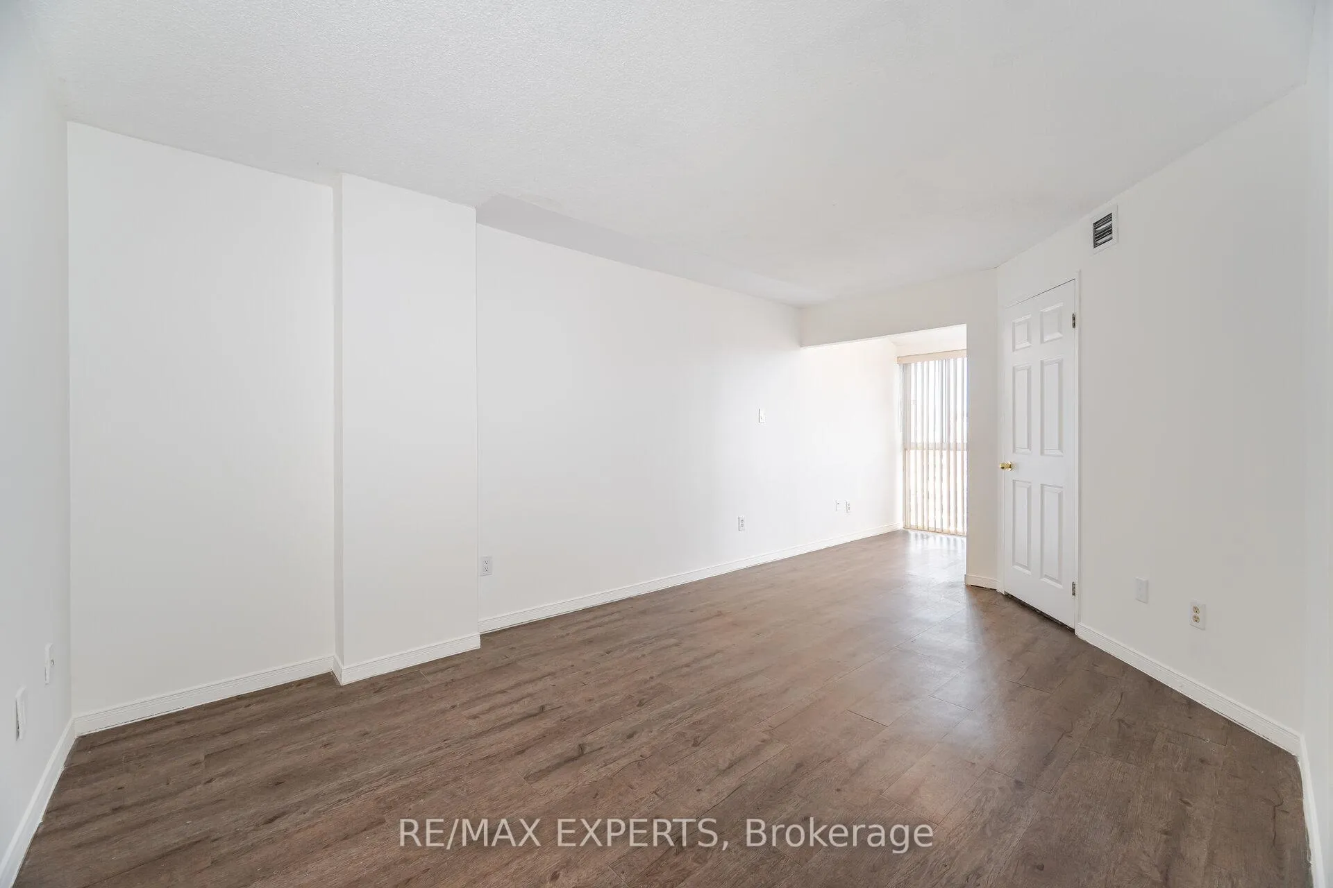 Photo 20 of Unit 305, 100 Arbors Lane, Vaughan, West Woodbridge — HOMEH