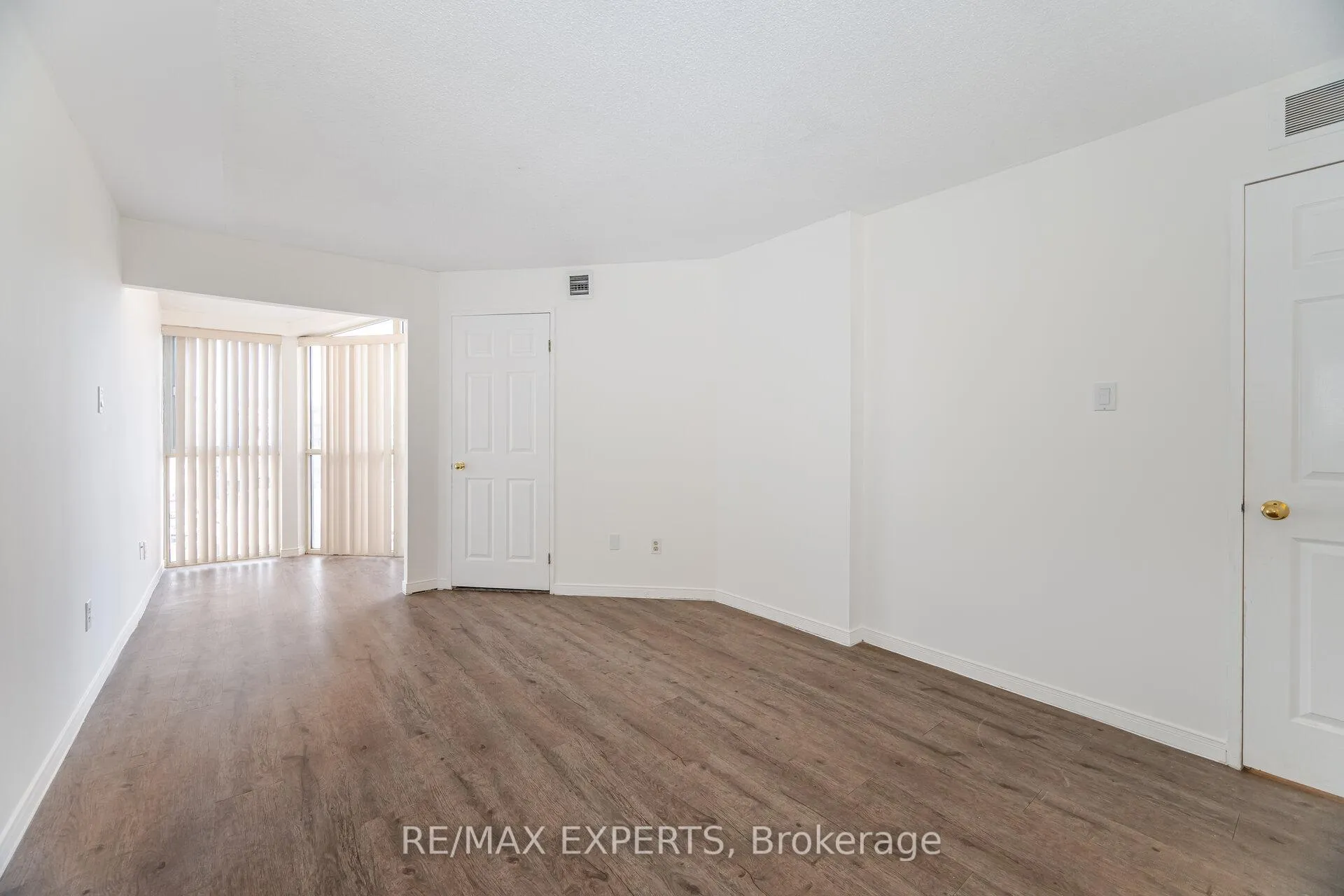 Photo 21 of Unit 305, 100 Arbors Lane, Vaughan, West Woodbridge — HOMEH