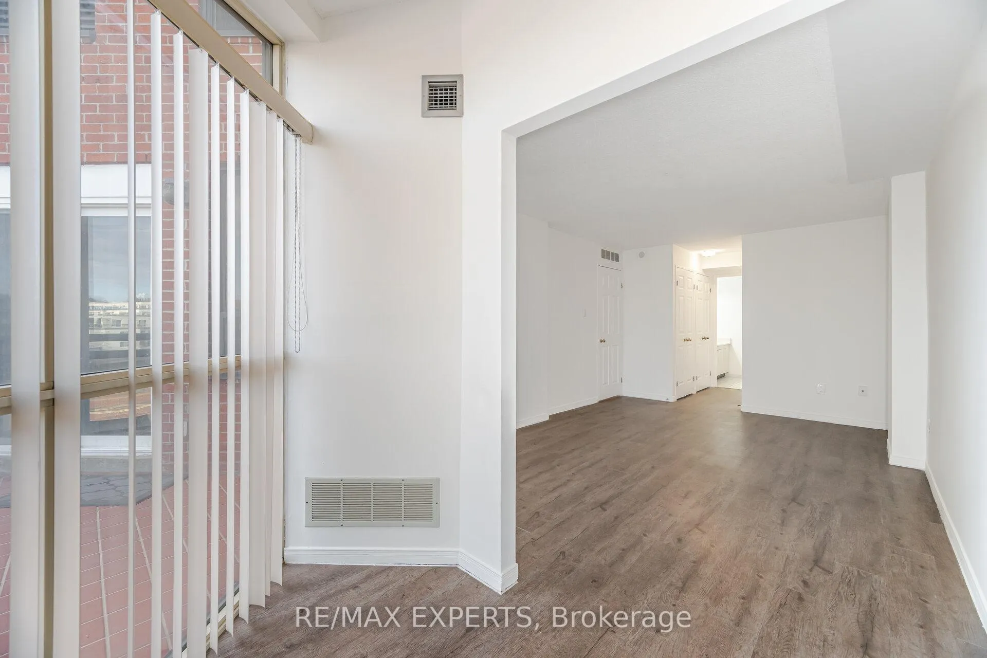 Photo 23 of Unit 305, 100 Arbors Lane, Vaughan, West Woodbridge — HOMEH