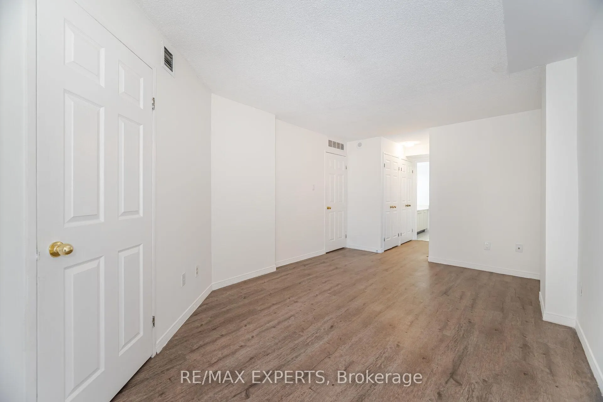 Photo 24 of Unit 305, 100 Arbors Lane, Vaughan, West Woodbridge — HOMEH